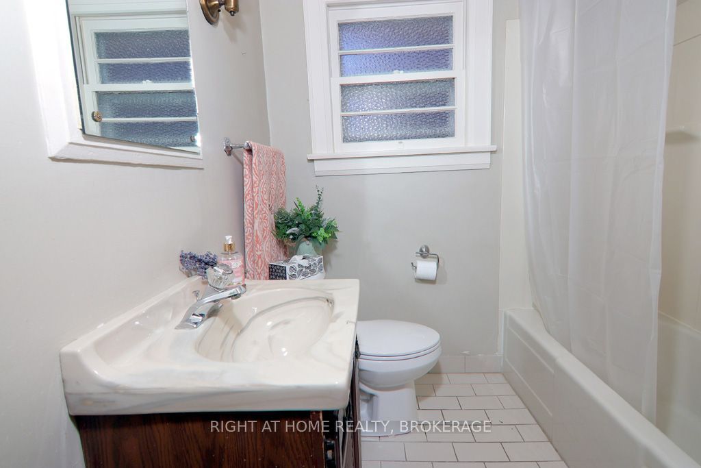 31 Stuart Avenue Property Photo 28