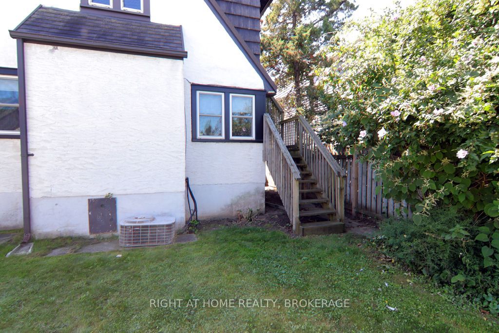 31 Stuart Avenue Property Photo 29