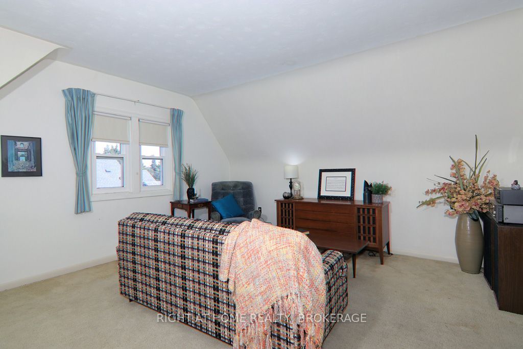 31 Stuart Avenue Property Photo 34