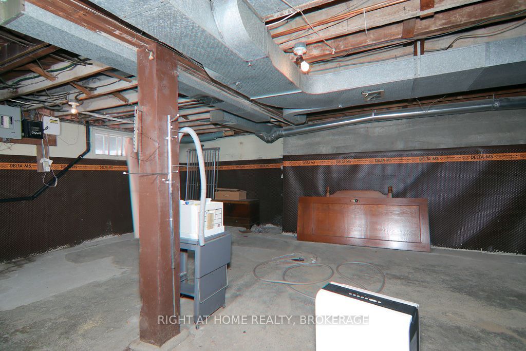 31 Stuart Avenue Property Photo 43