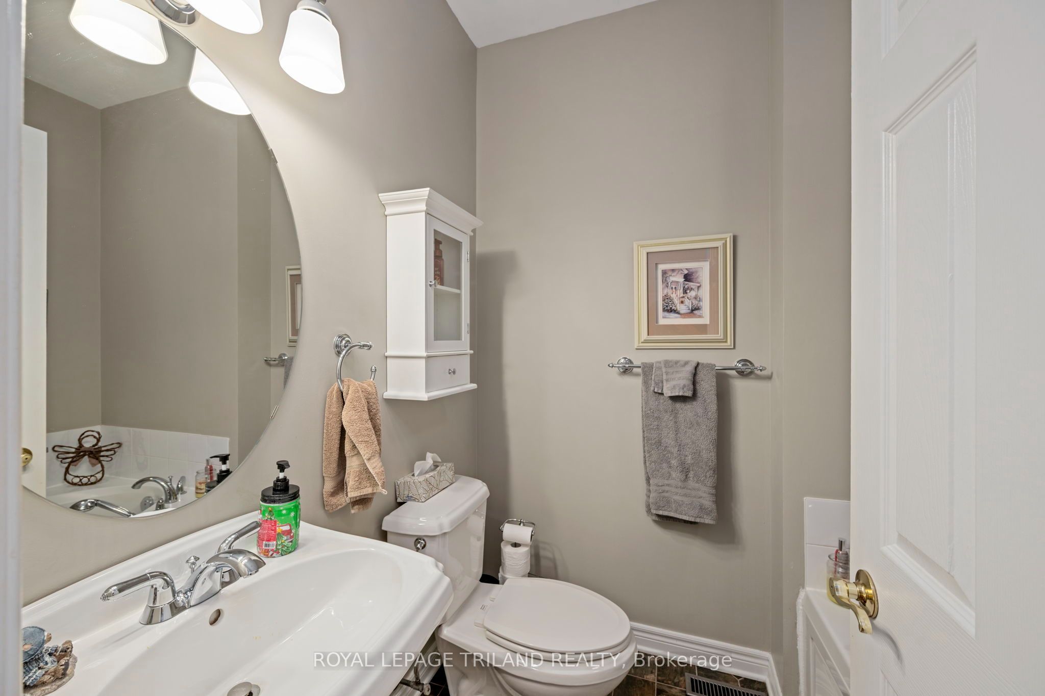 2025 Meadowgate Boulevard 252 Property Photo 16