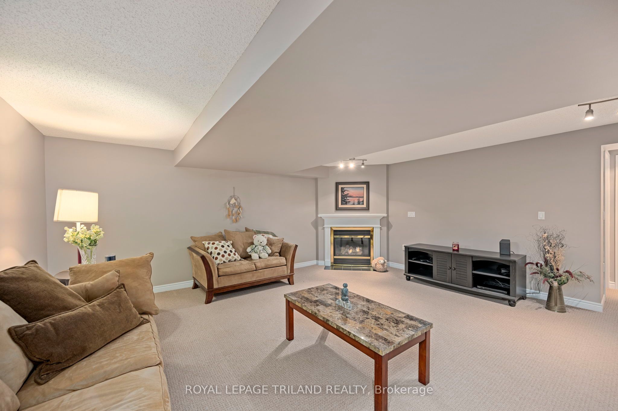 2025 Meadowgate Boulevard 252 Property Photo 25