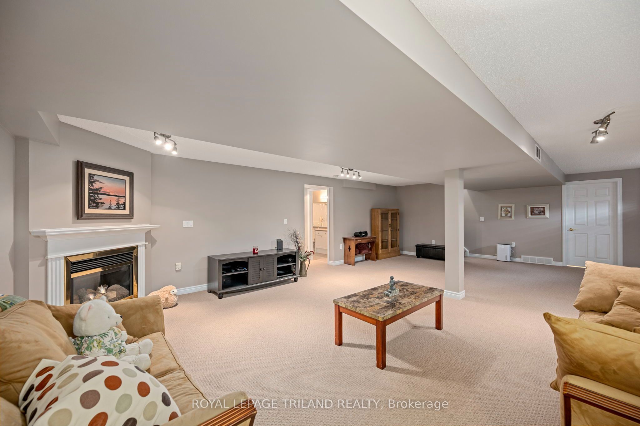 2025 Meadowgate Boulevard 252 Property Photo 26