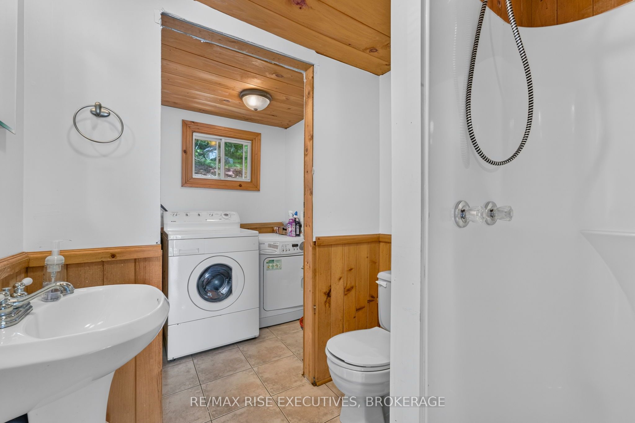90 East Shore Lane Property Photo 5