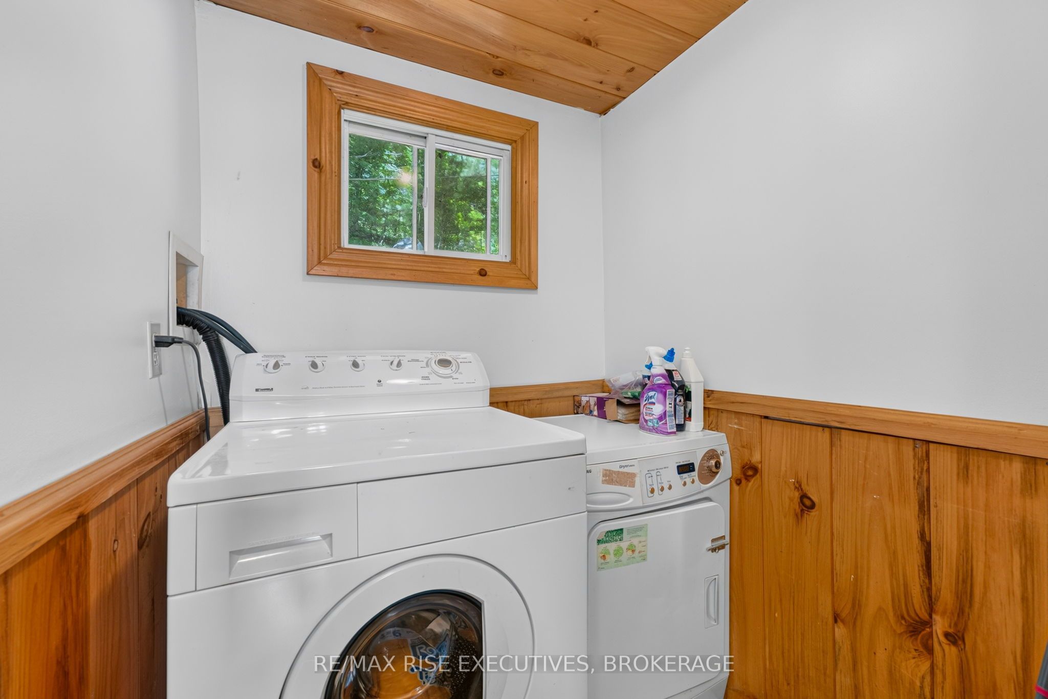 90 East Shore Lane Property Photo 6