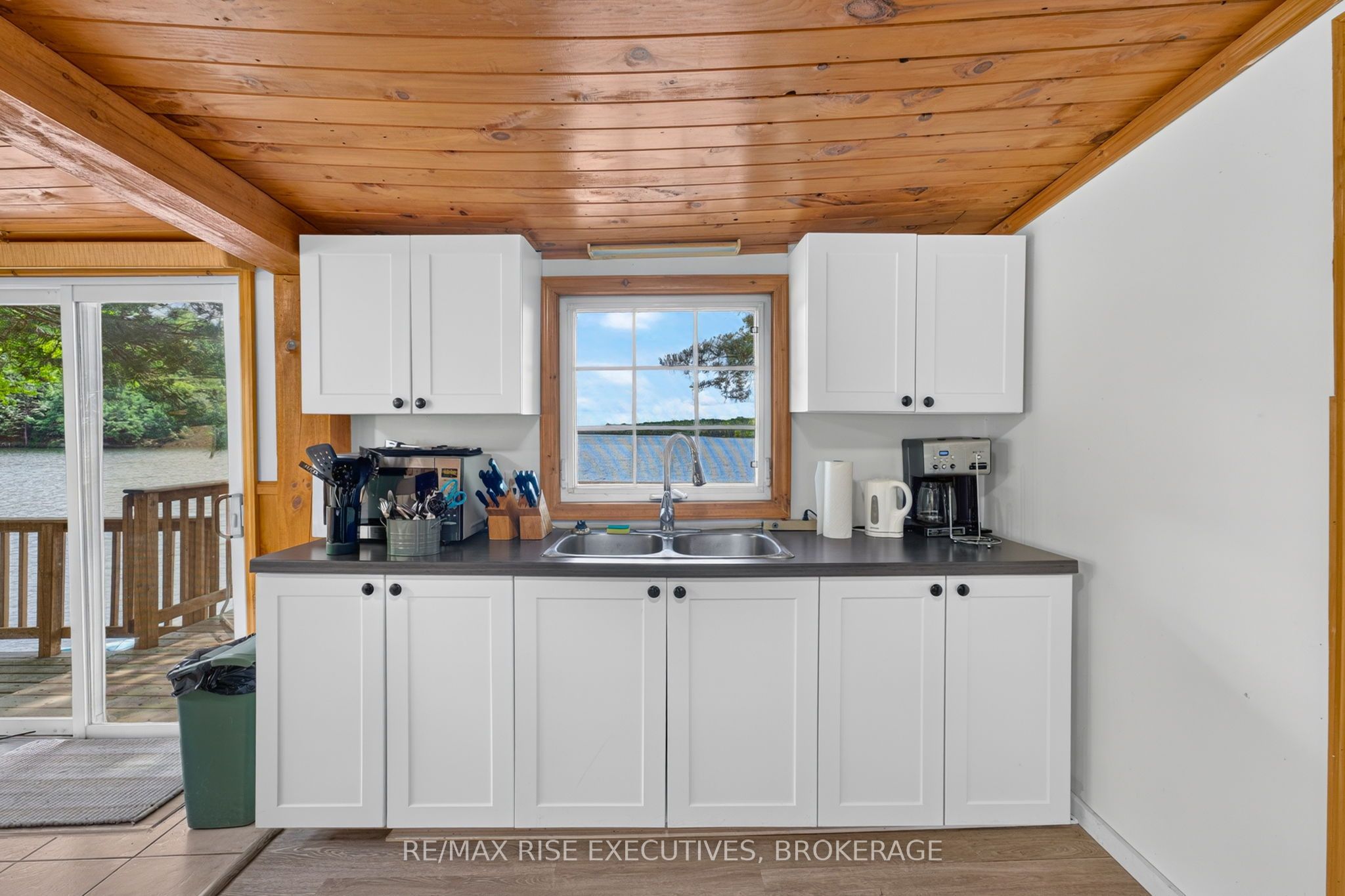 90 East Shore Lane Property Photo 7