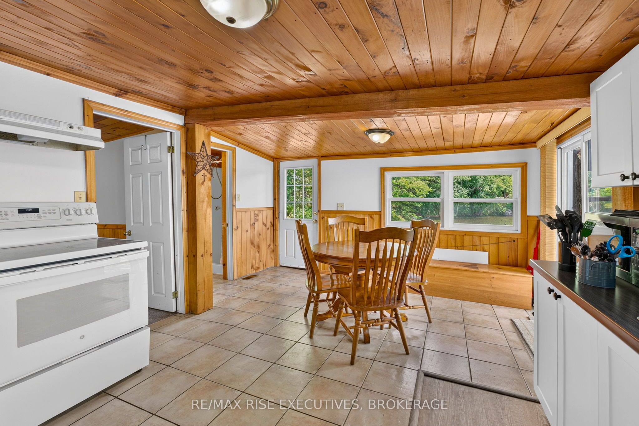 90 East Shore Lane Property Photo 8