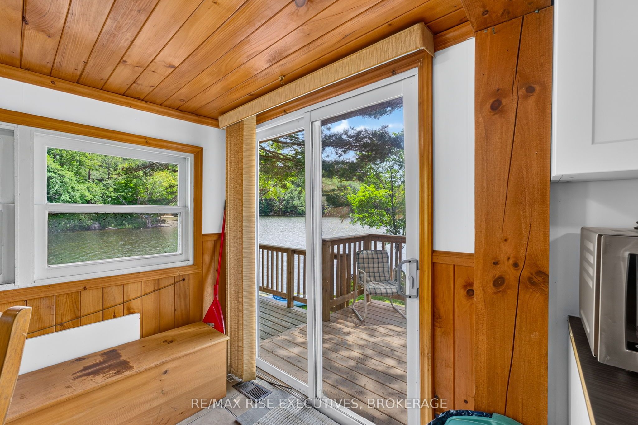 90 East Shore Lane Property Photo 9