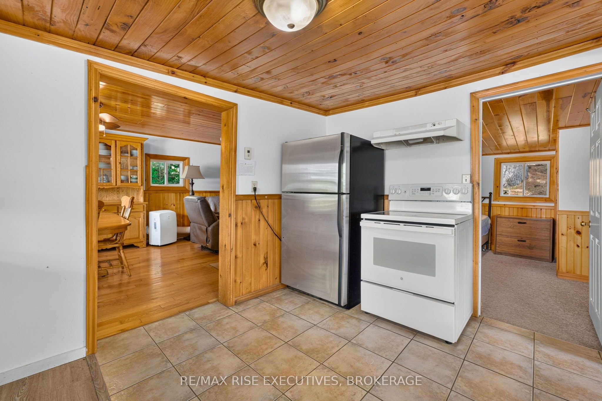 90 East Shore Lane Property Photo 12
