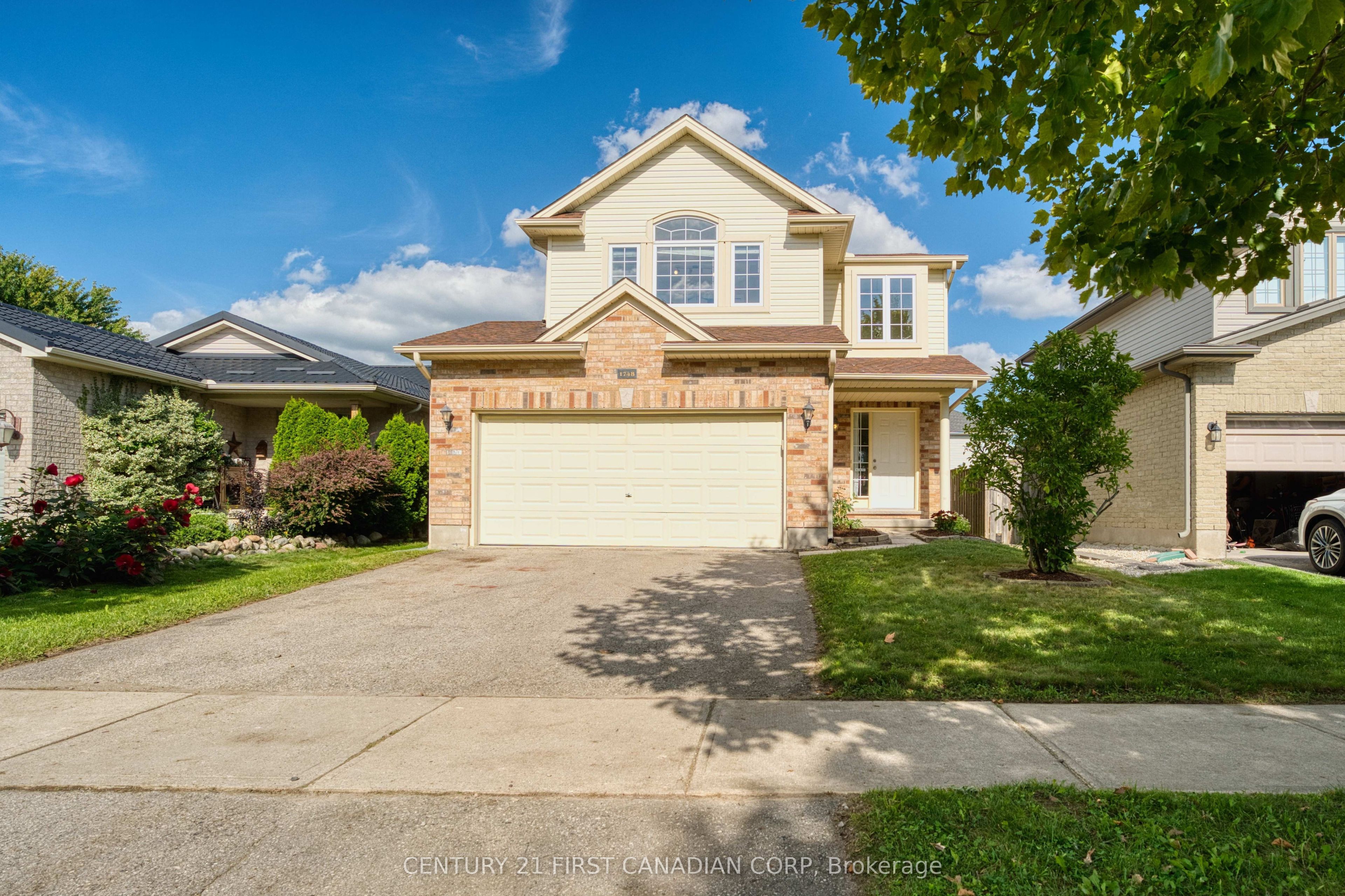 1748 Ennismore Crescent Property Photo 1