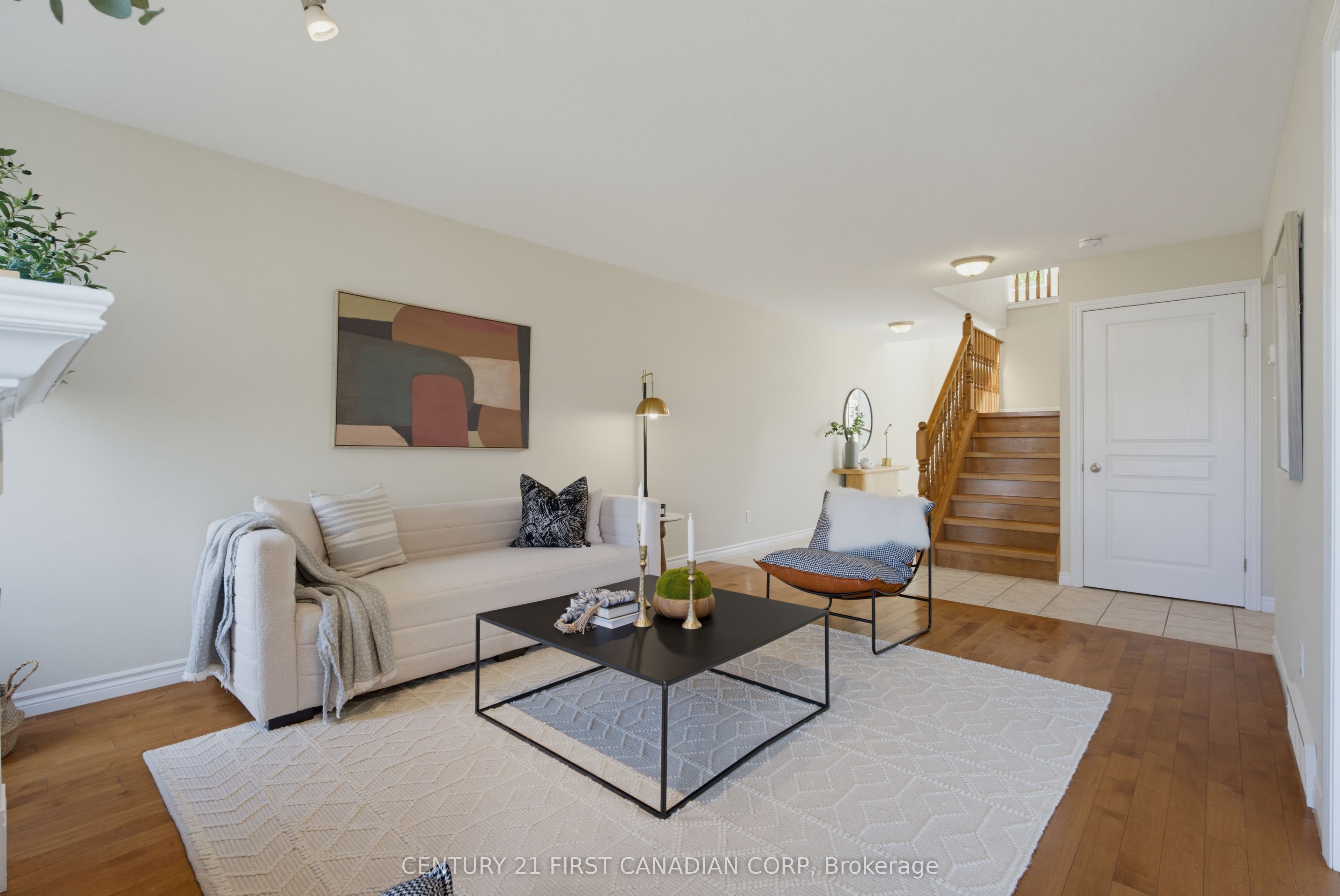 1748 Ennismore Crescent Property Photo 8