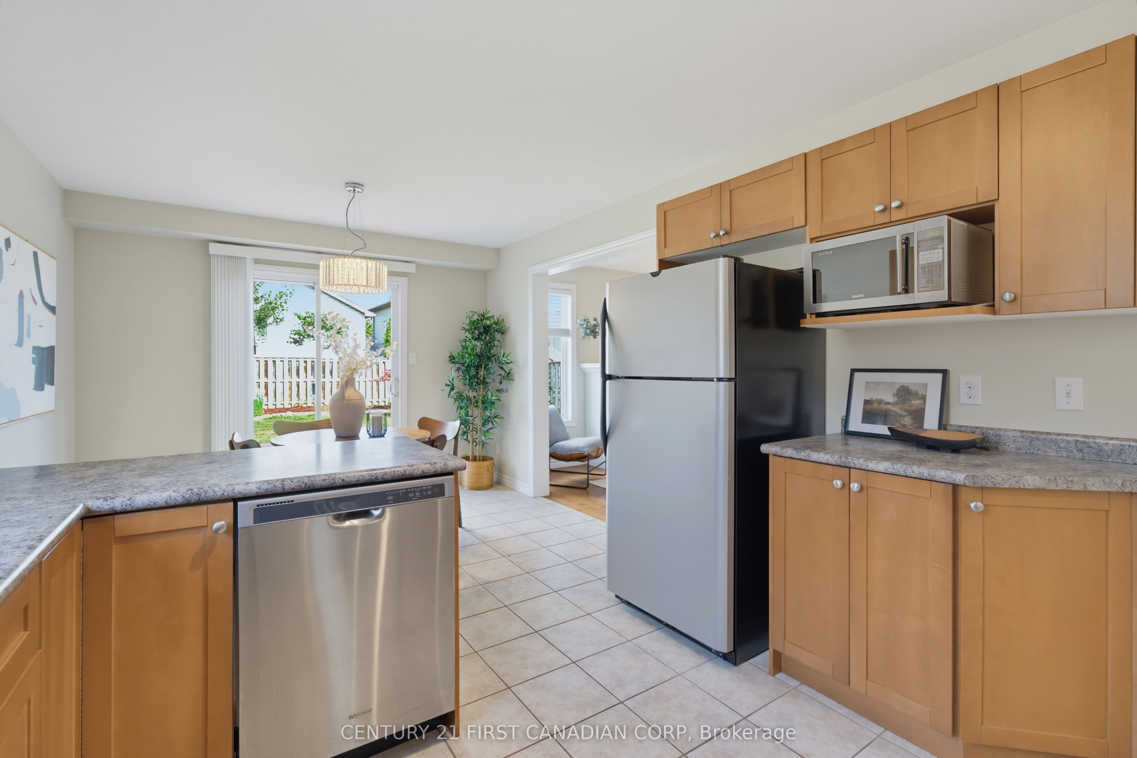 1748 Ennismore Crescent Property Photo 14