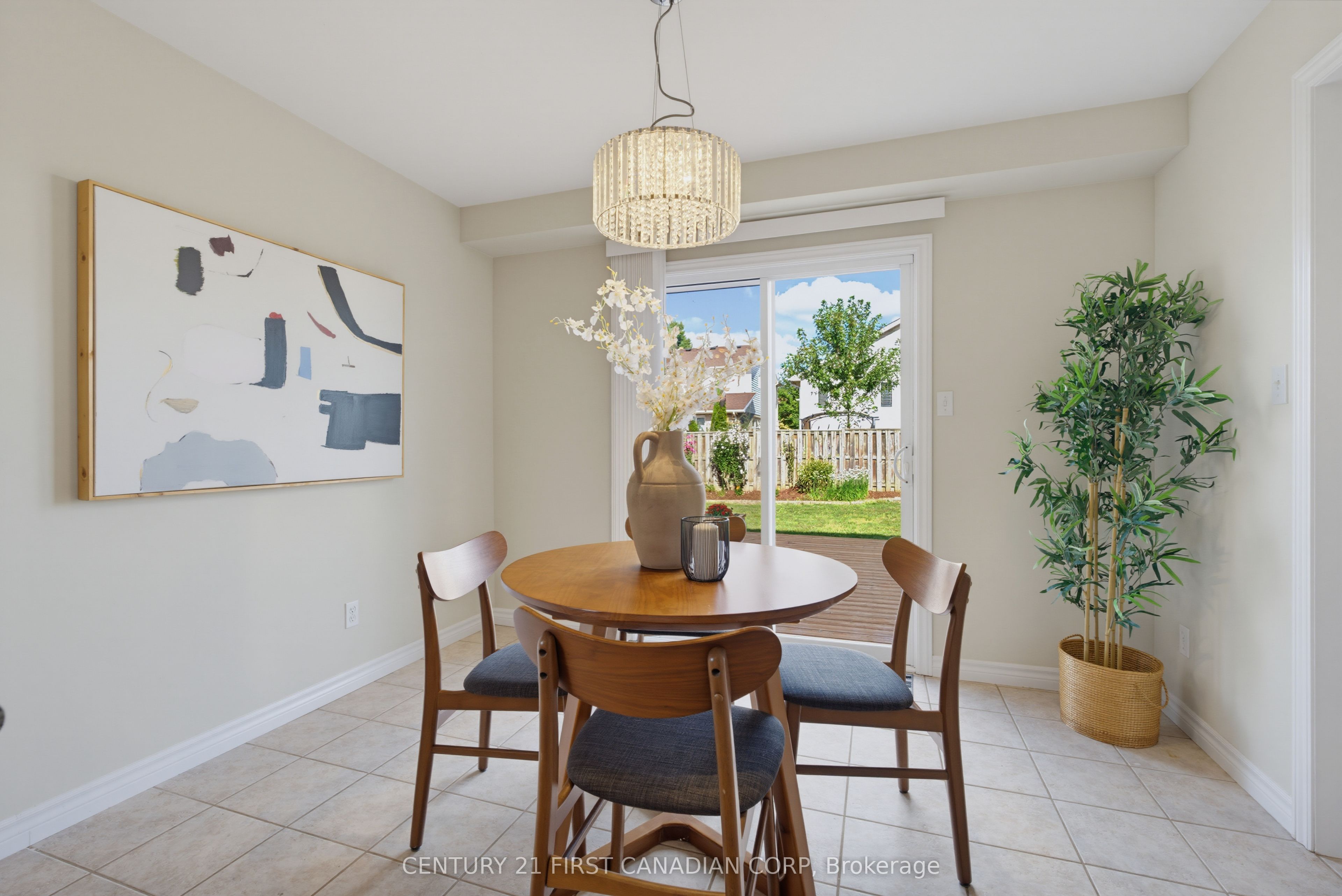 1748 Ennismore Crescent Property Photo 15