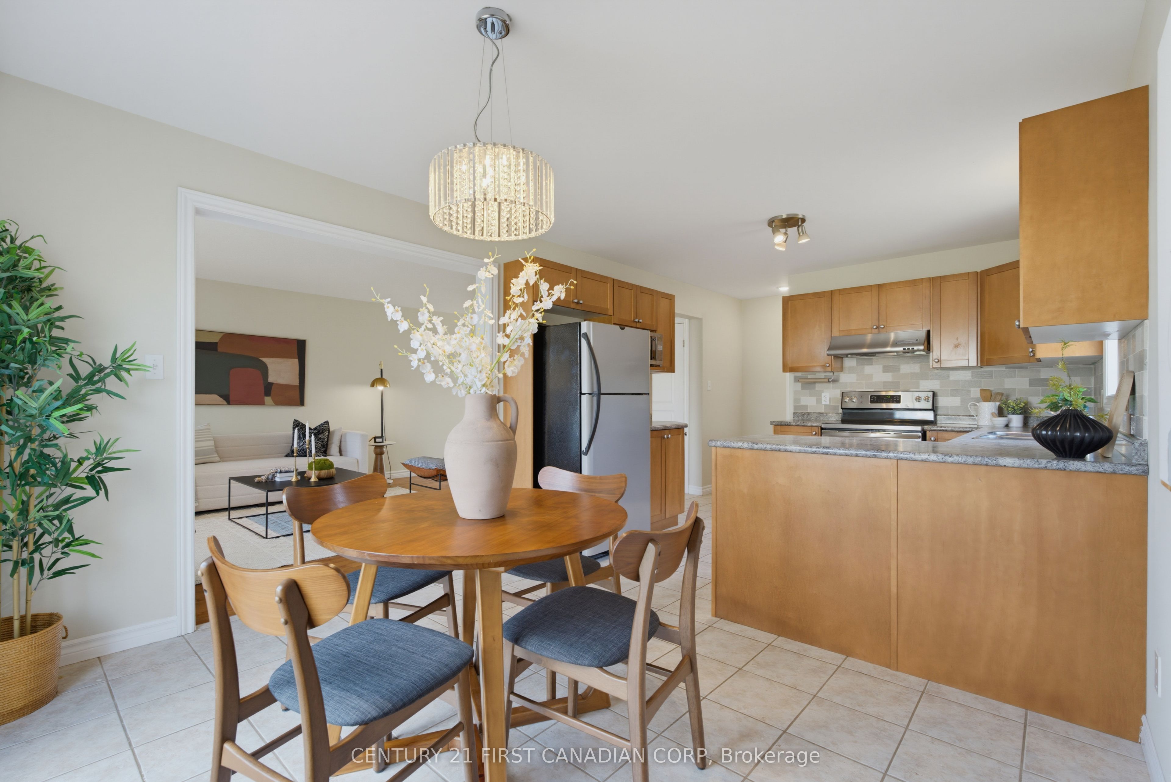 1748 Ennismore Crescent Property Photo 17