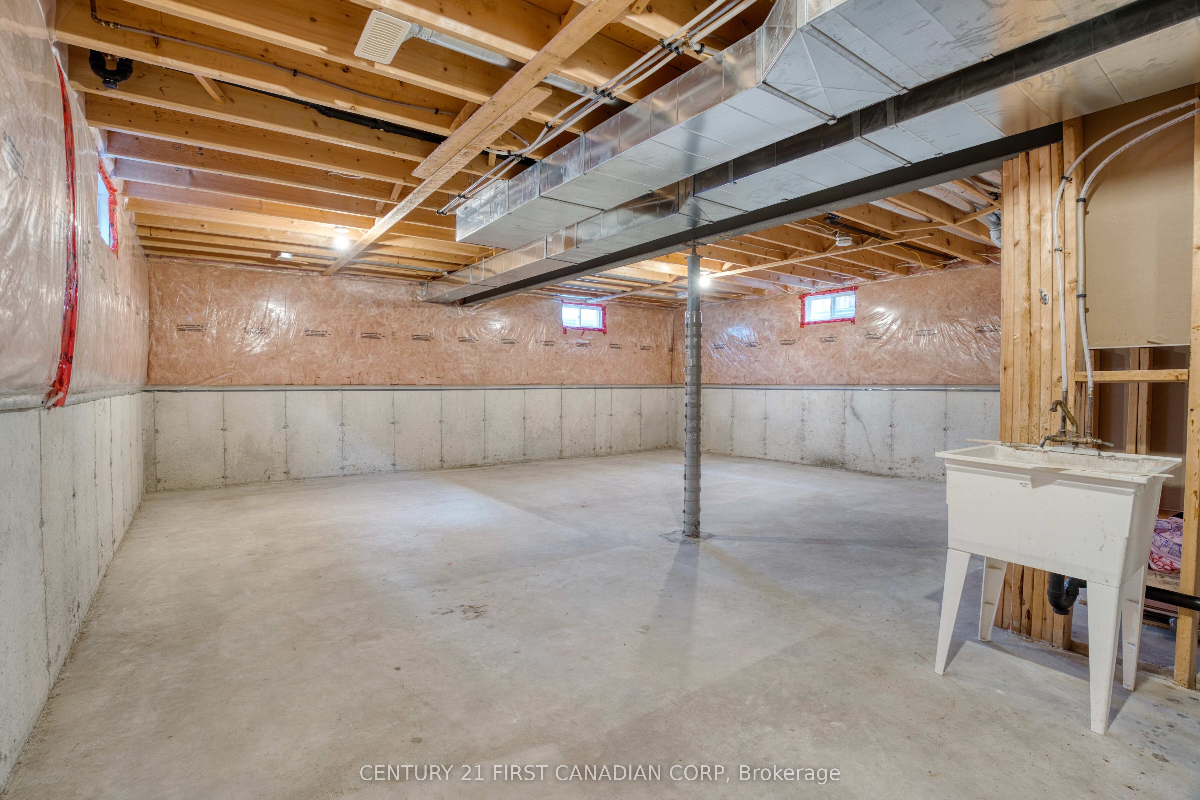 1748 Ennismore Crescent Property Photo 30