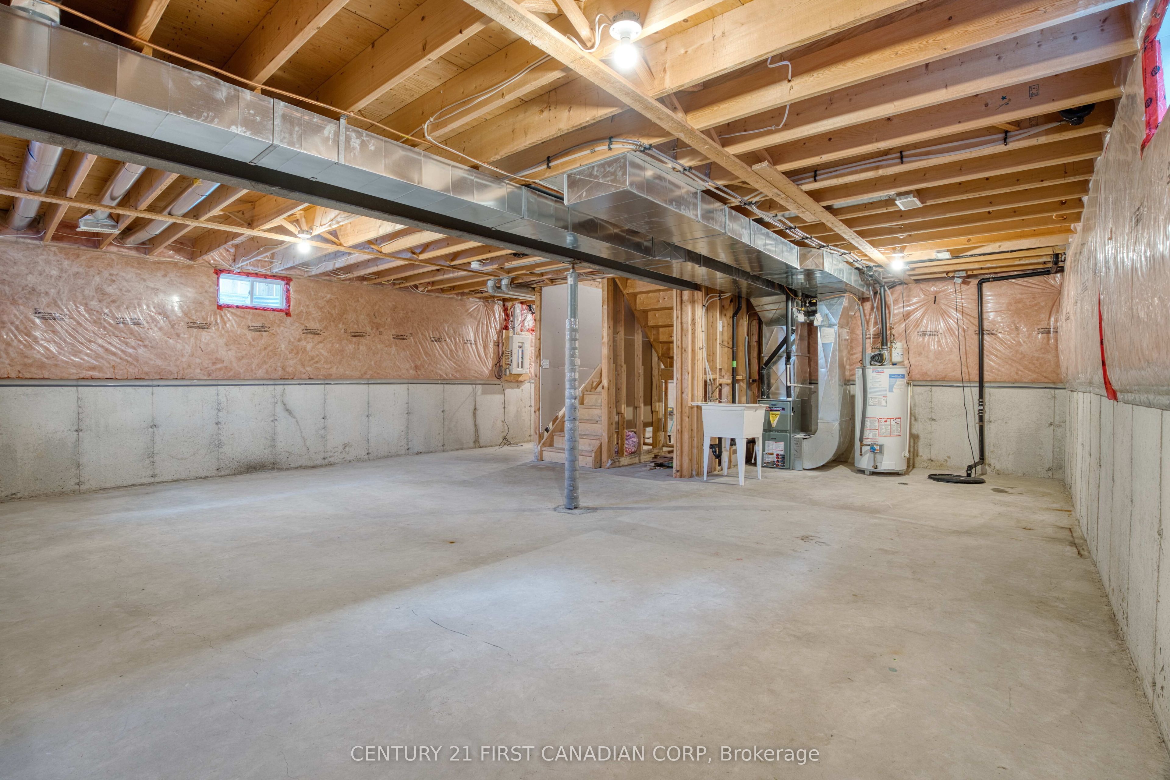 1748 Ennismore Crescent Property Photo 33