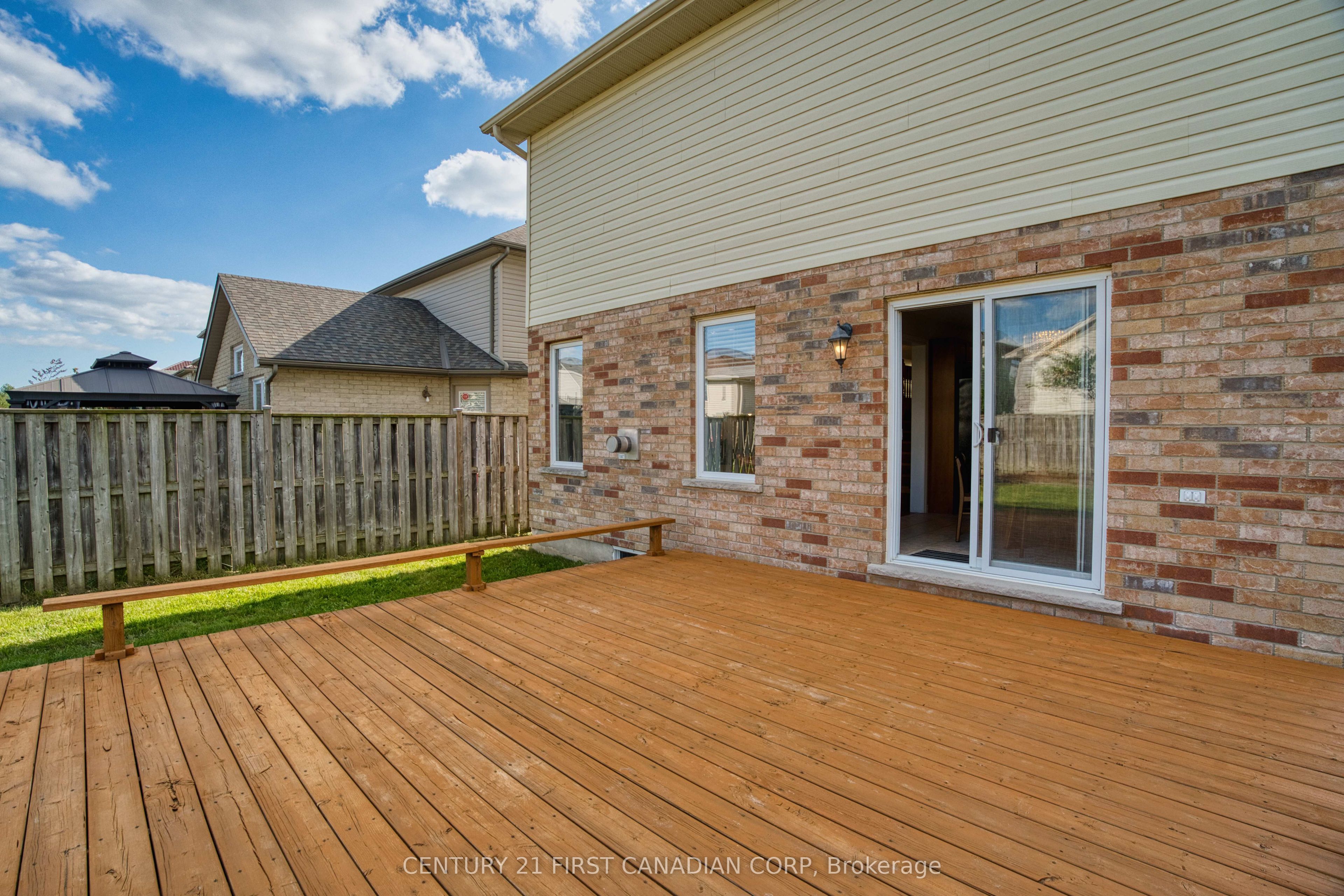 1748 Ennismore Crescent Property Photo 35