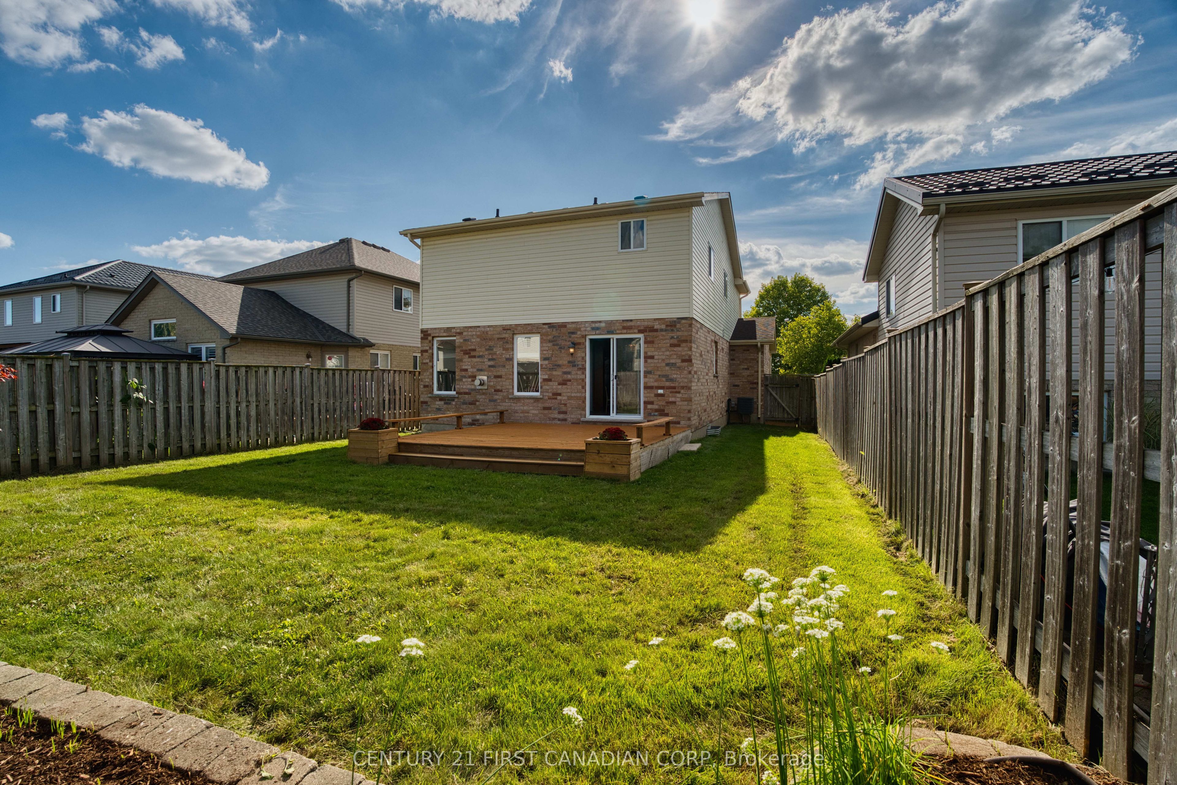 1748 Ennismore Crescent Property Photo 37