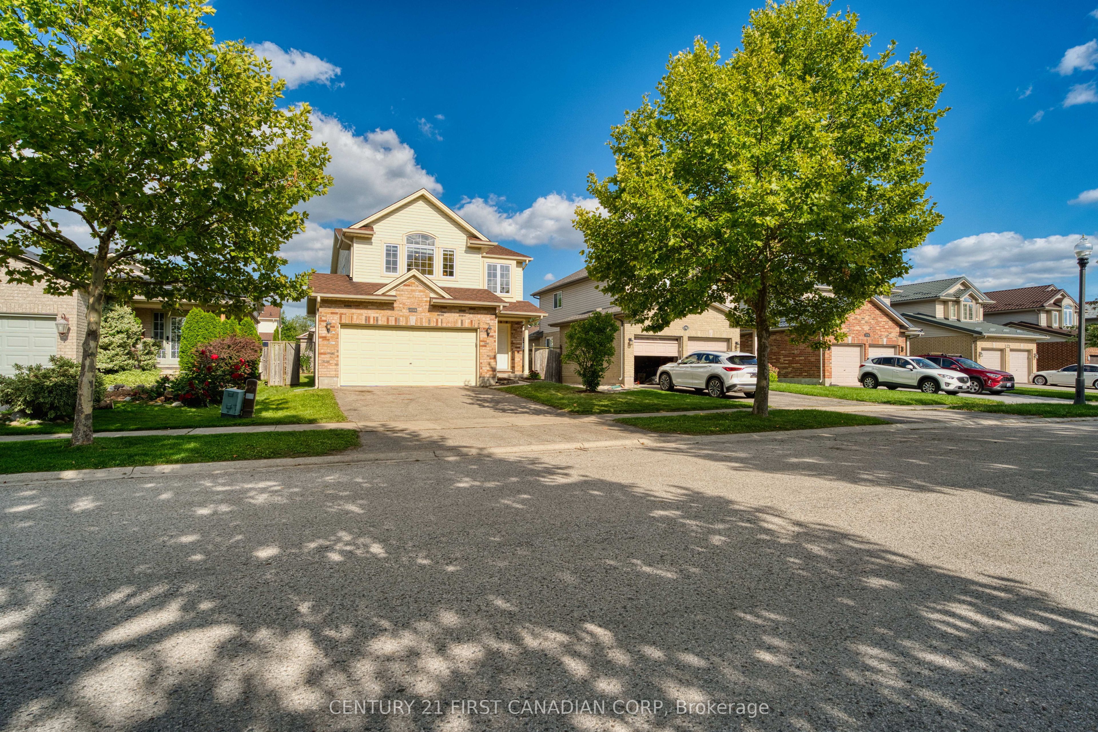 1748 Ennismore Crescent Property Photo 38