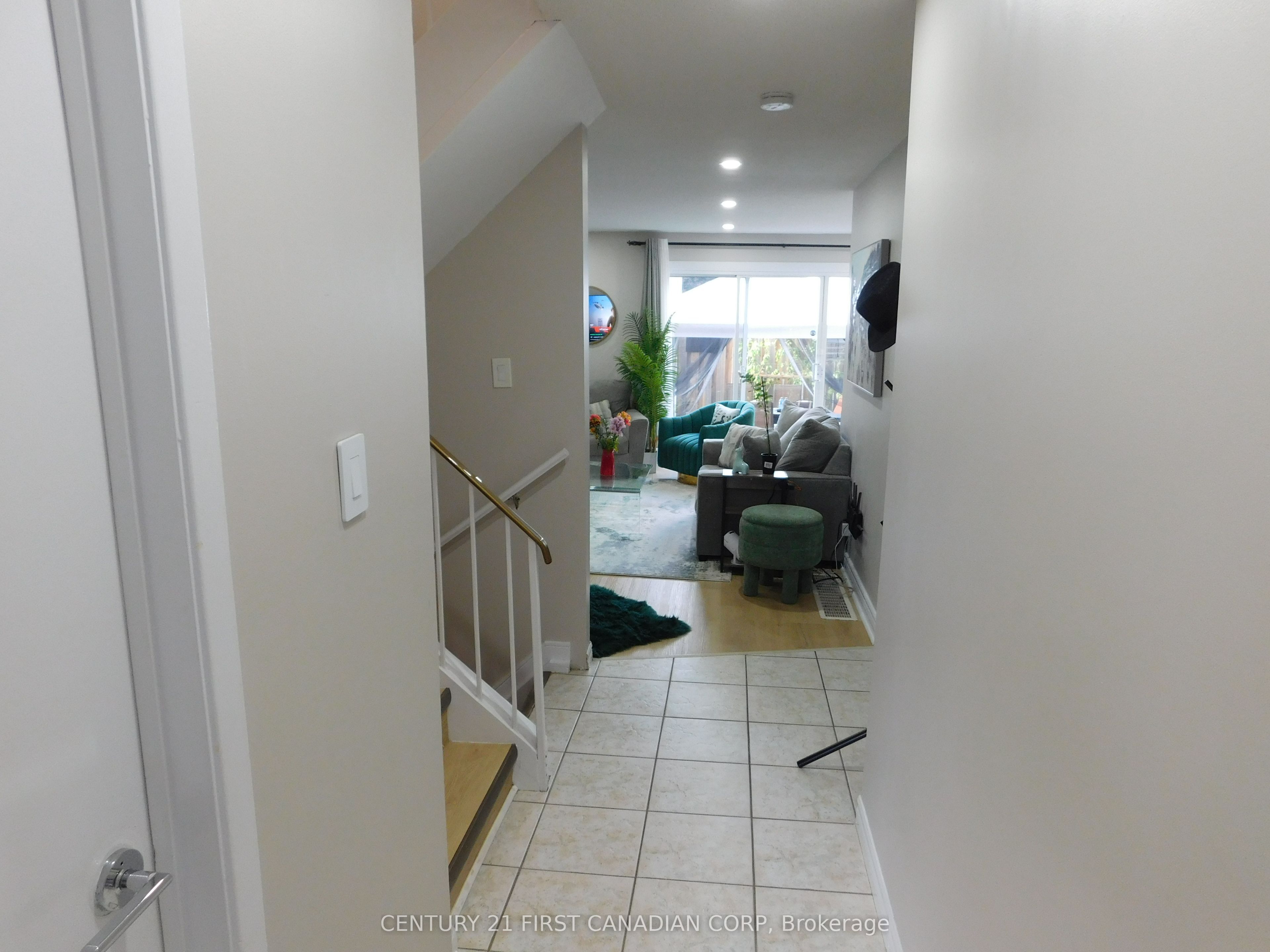 500 Osgoode Drive 2 Property Photo 3
