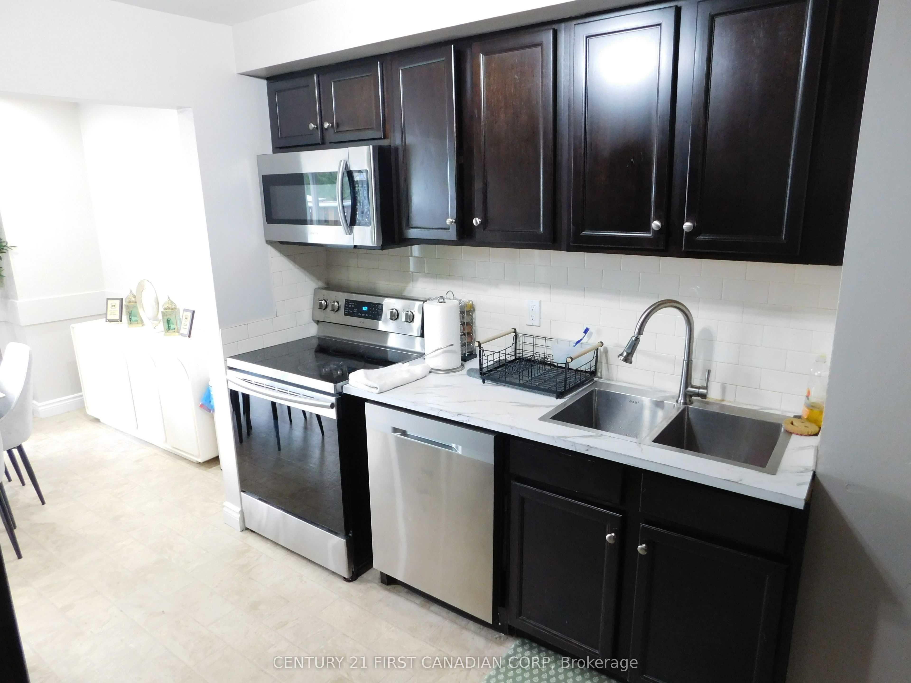 500 Osgoode Drive 2 Property Photo 13