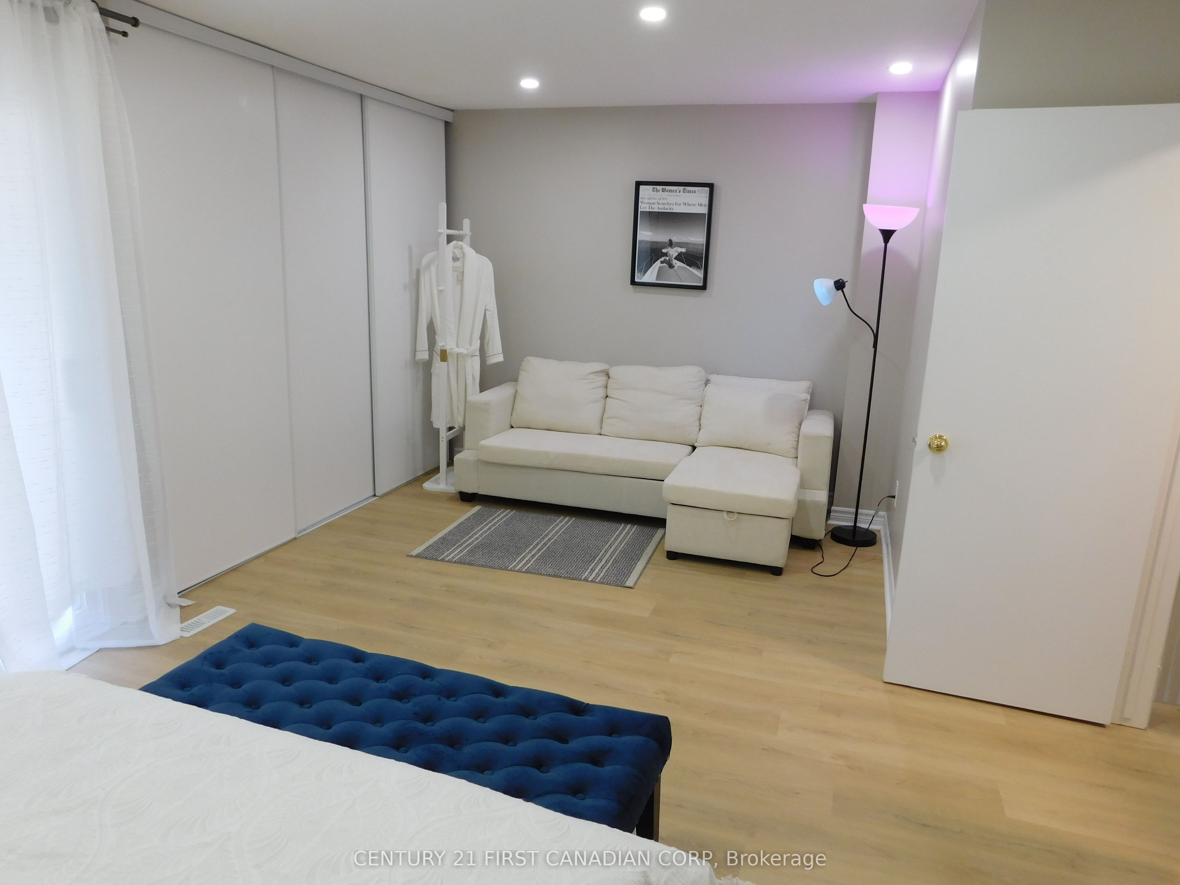 500 Osgoode Drive 2 Property Photo 16