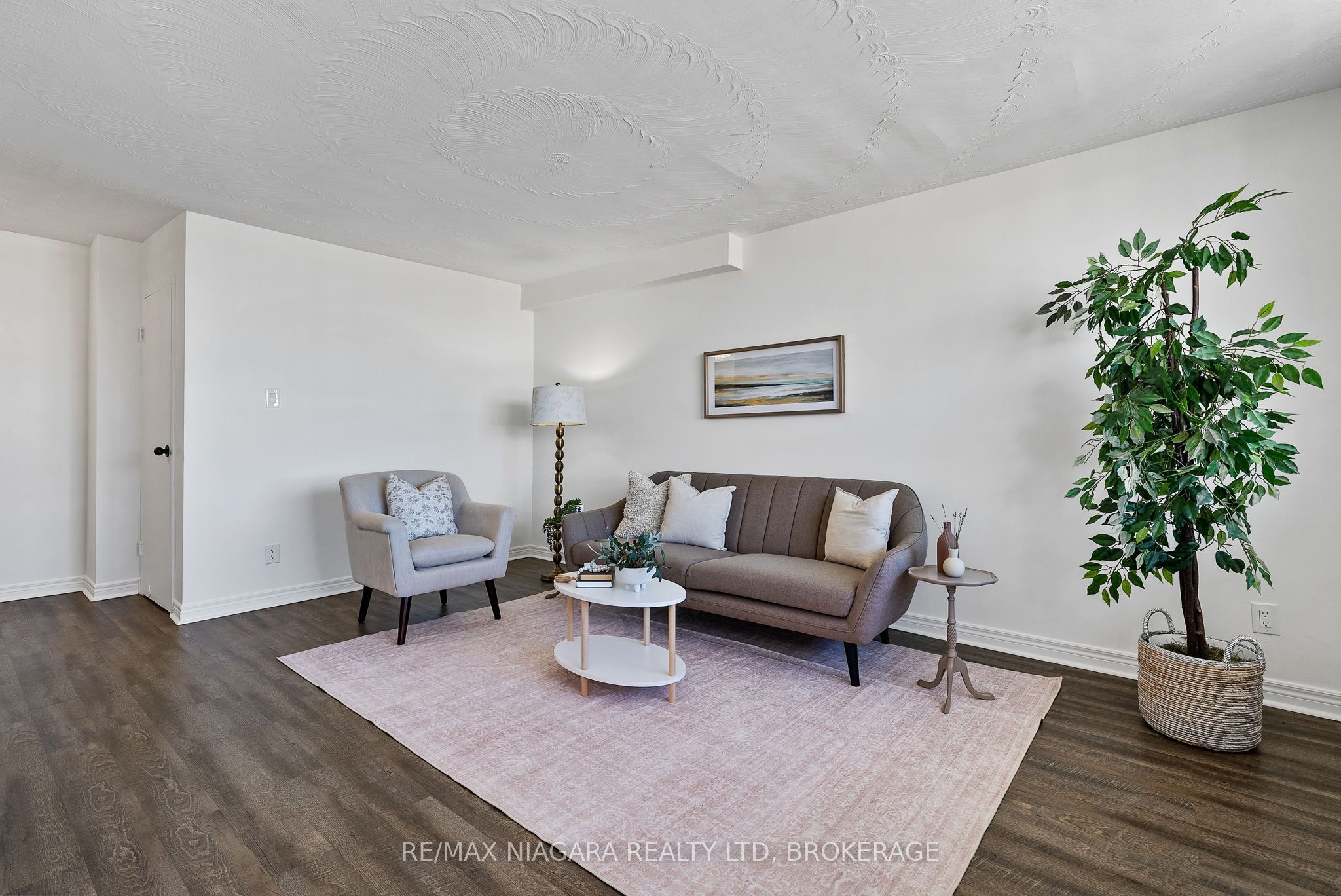 359 Geneva Street 1002 Property Photo 5