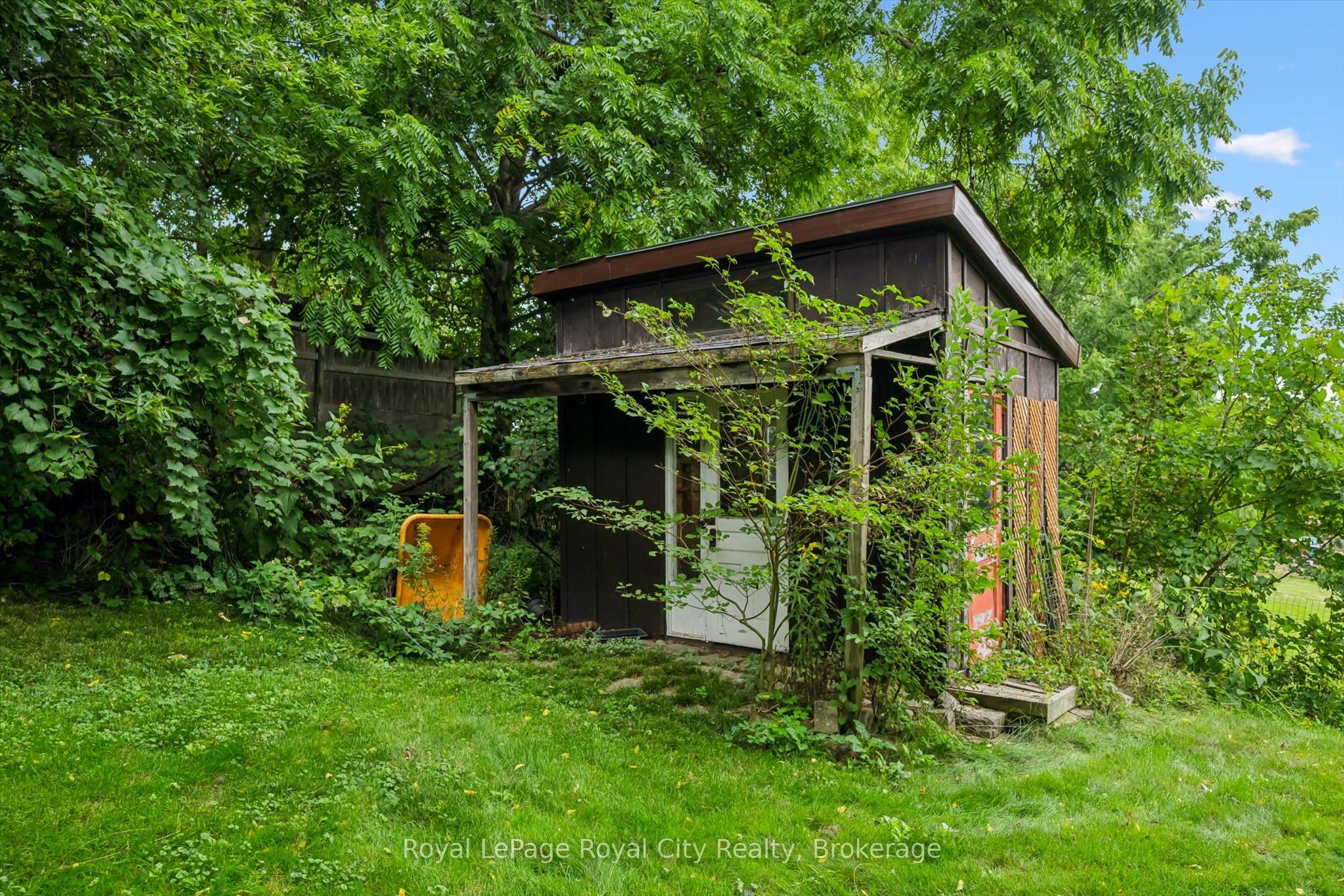 194 Grove Street Property Photo 40