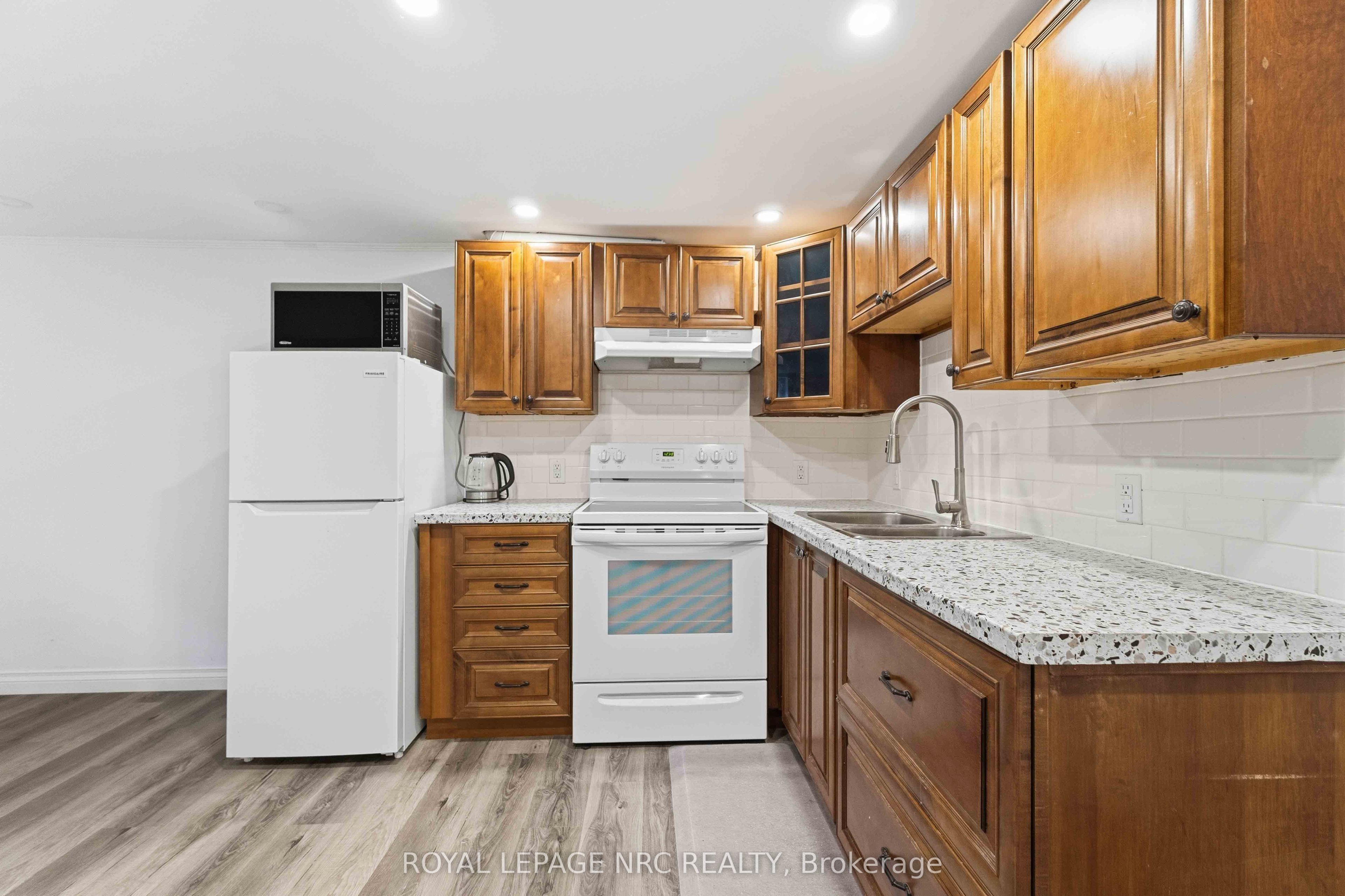 287 First Avenue Property Photo 10