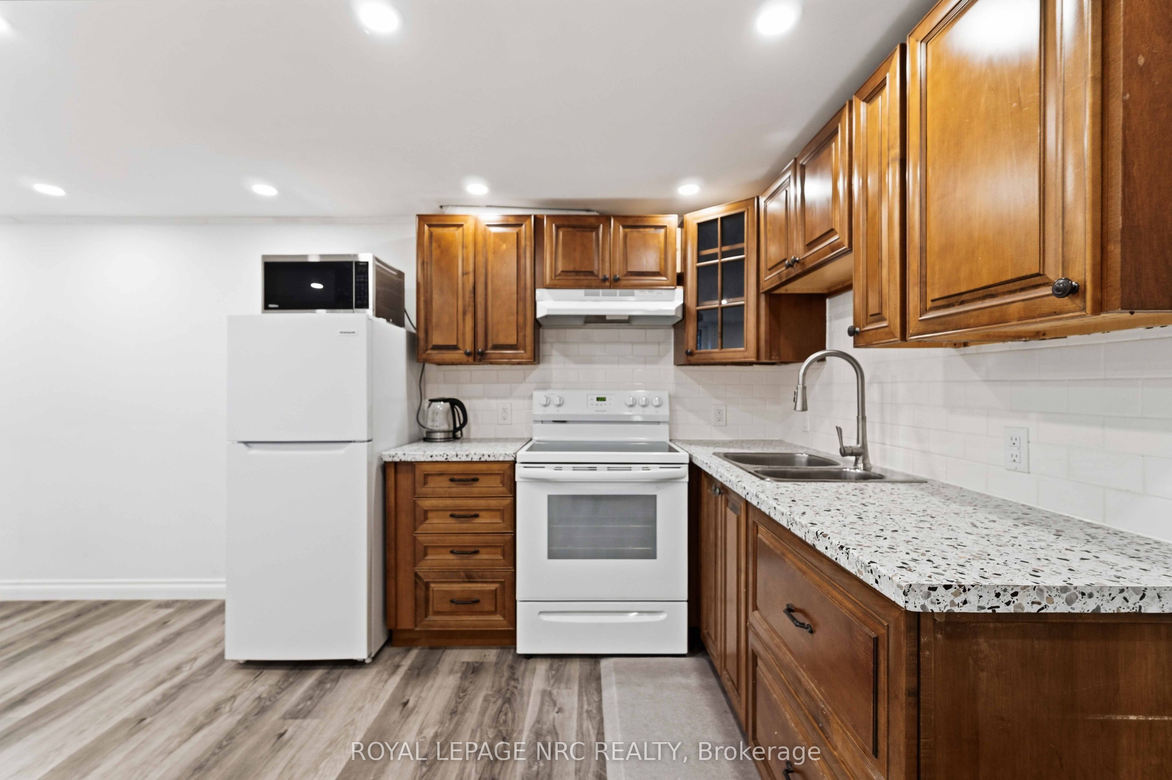 287 First Avenue Property Photo 11