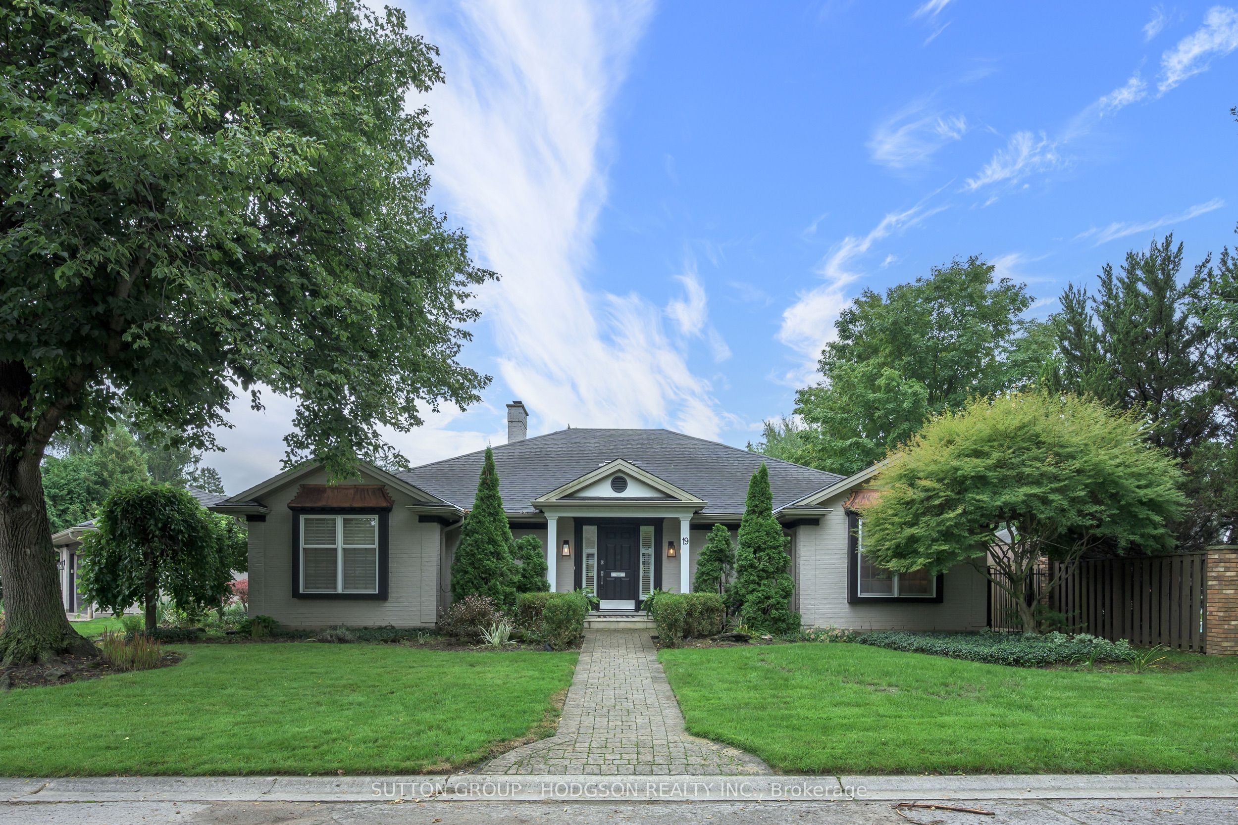 19 Tallwood Circle Property Photo 1