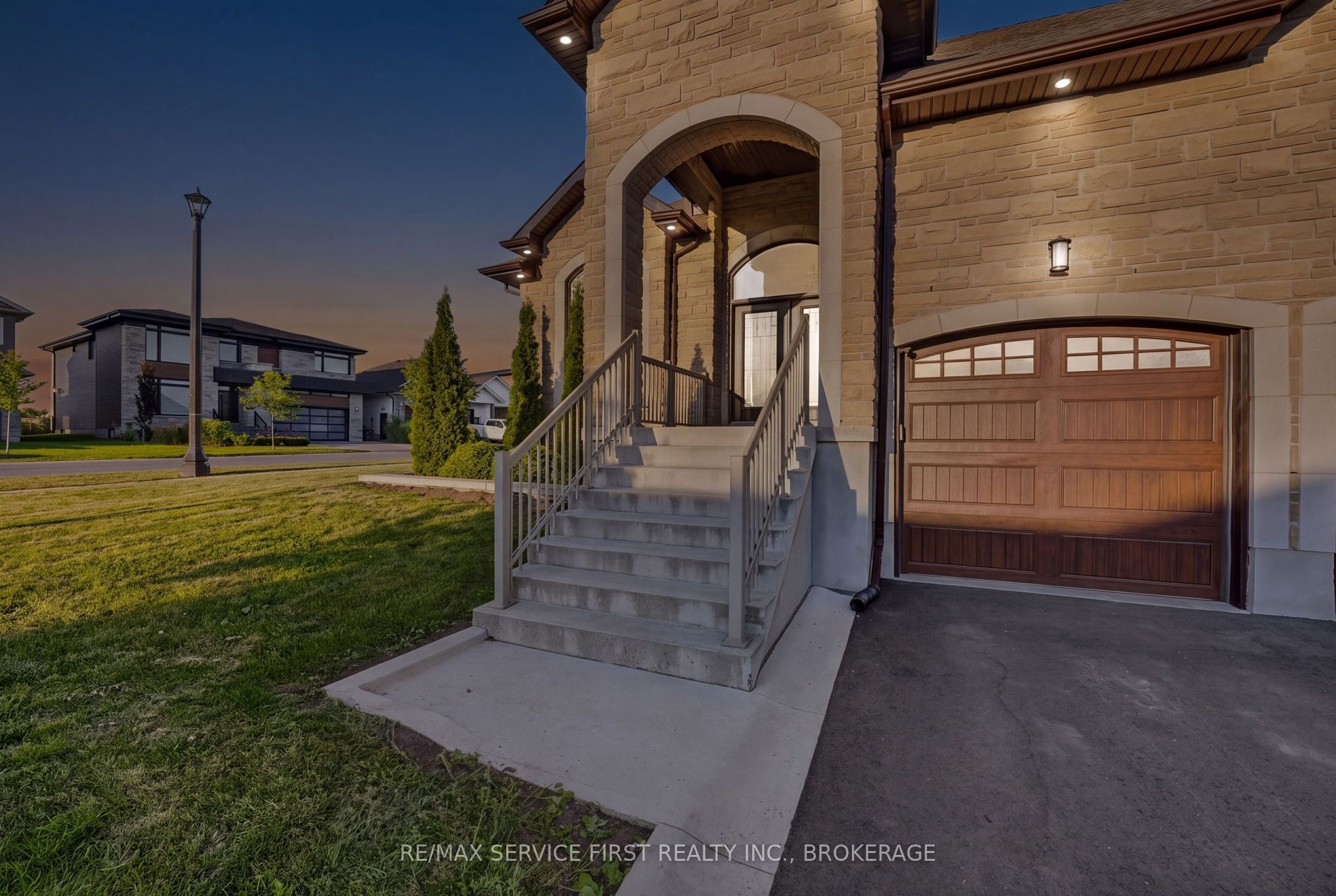 636 Mandara Drive Property Photo 3