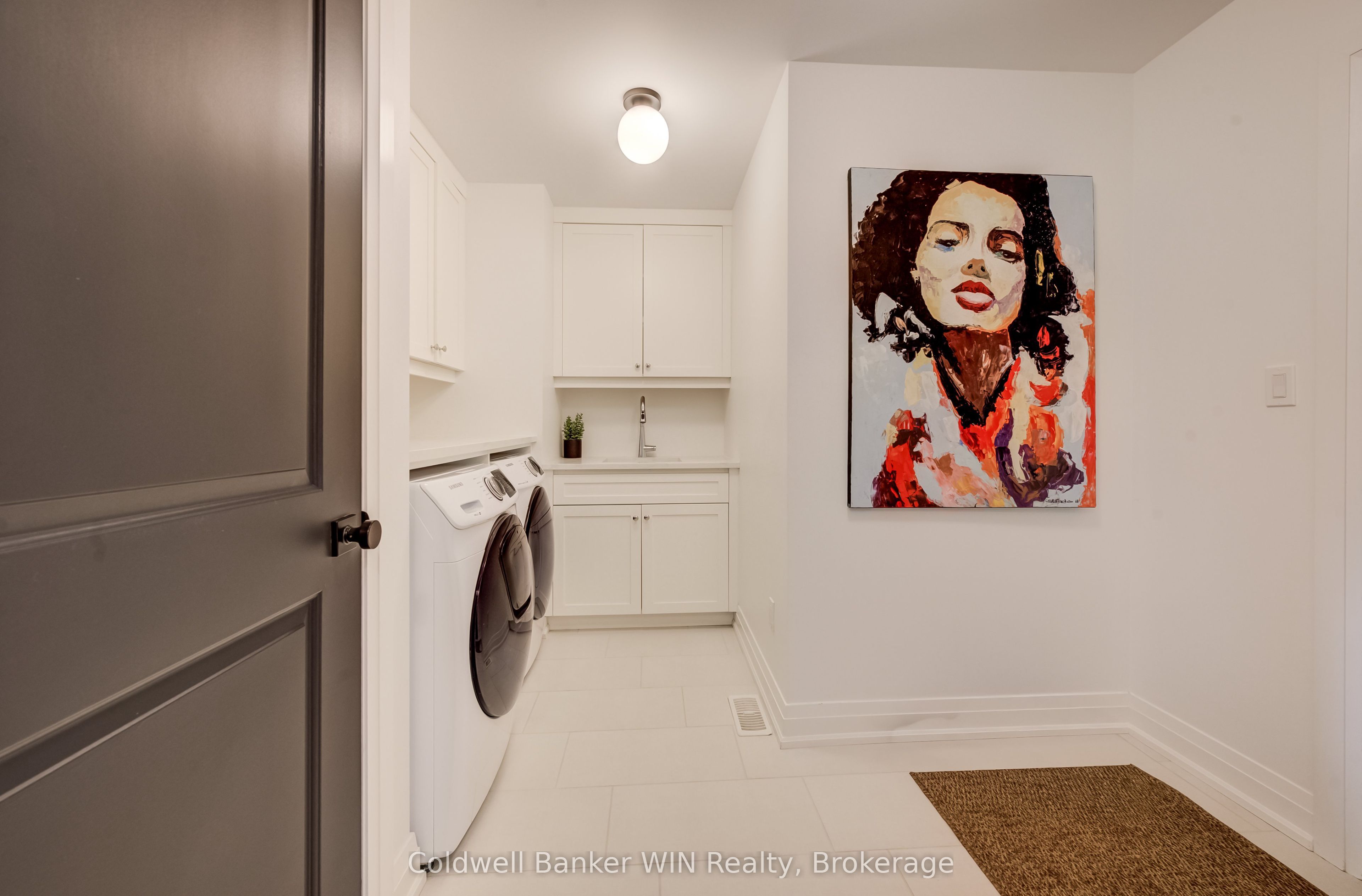 420 Wellington Street E Property Photo 33
