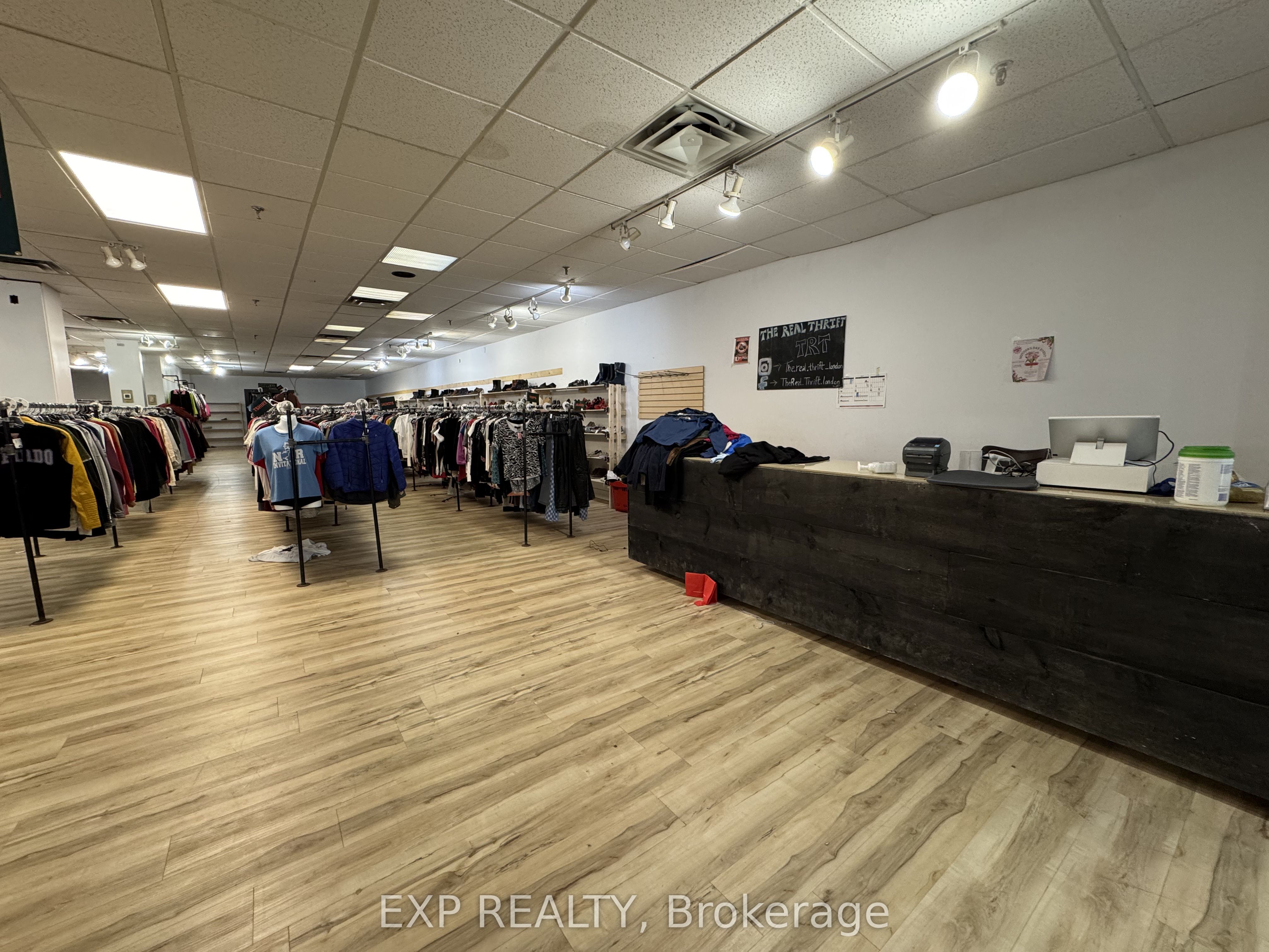 301 Oxford Street W 32 Property Photo 6