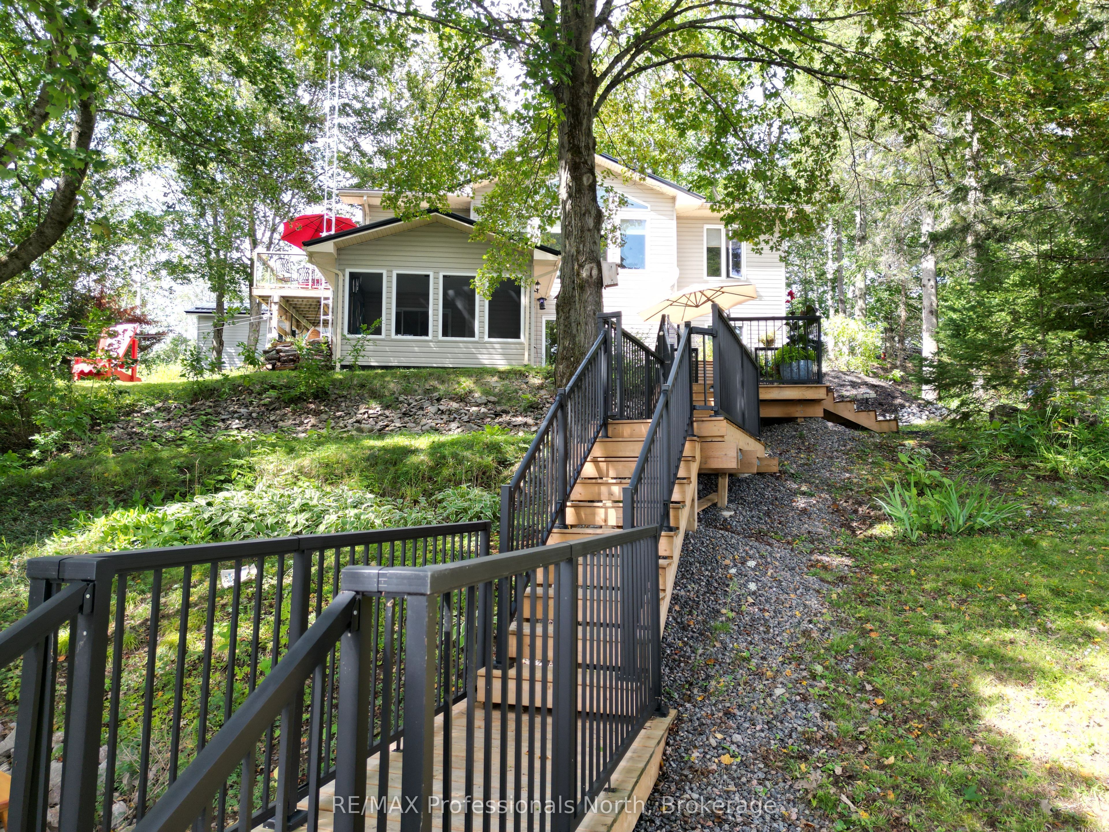 1099 Summer Lane Property Photo 2