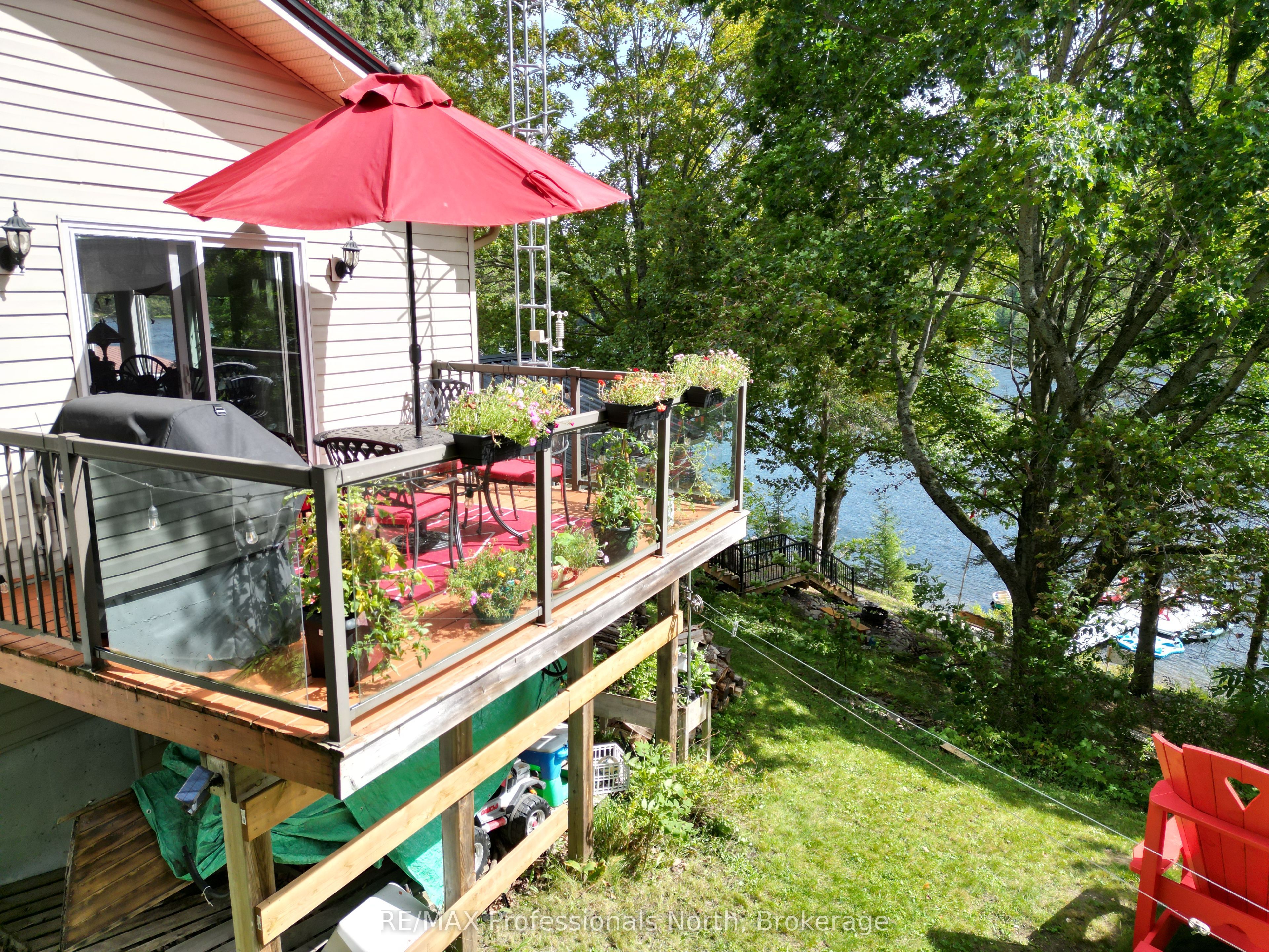 1099 Summer Lane Property Photo 4