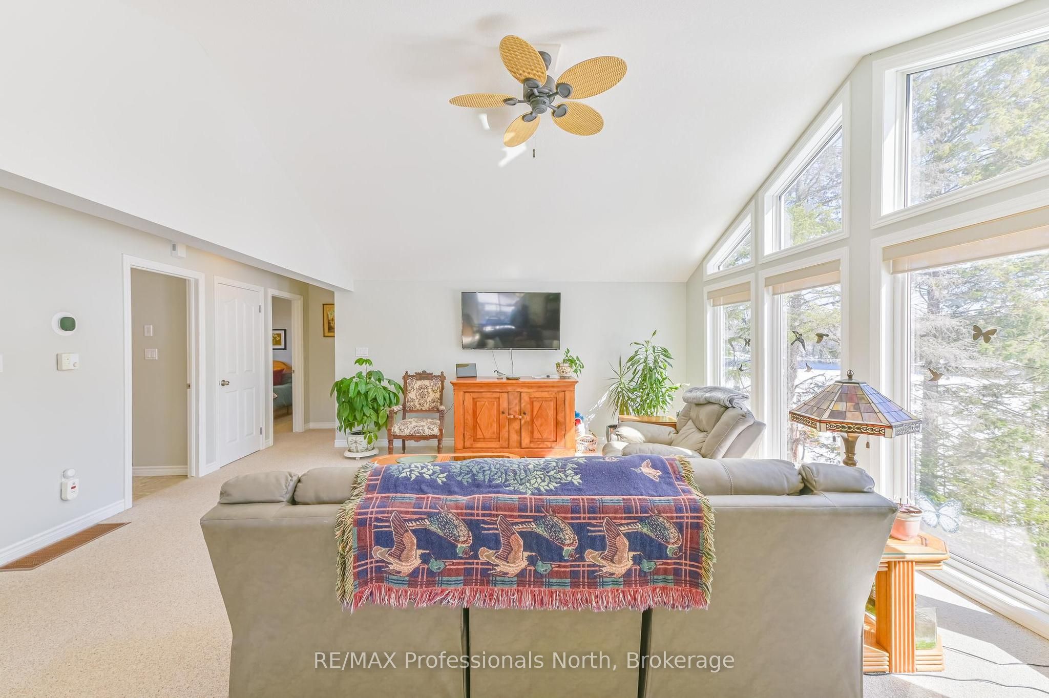 1099 Summer Lane Property Photo 11
