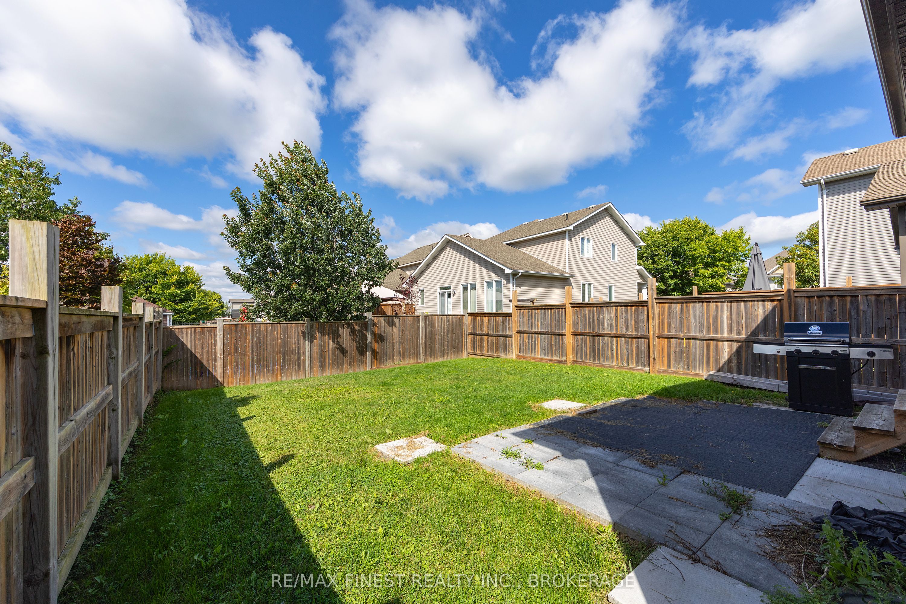 1660 Crimson Crescent Property Photo 8
