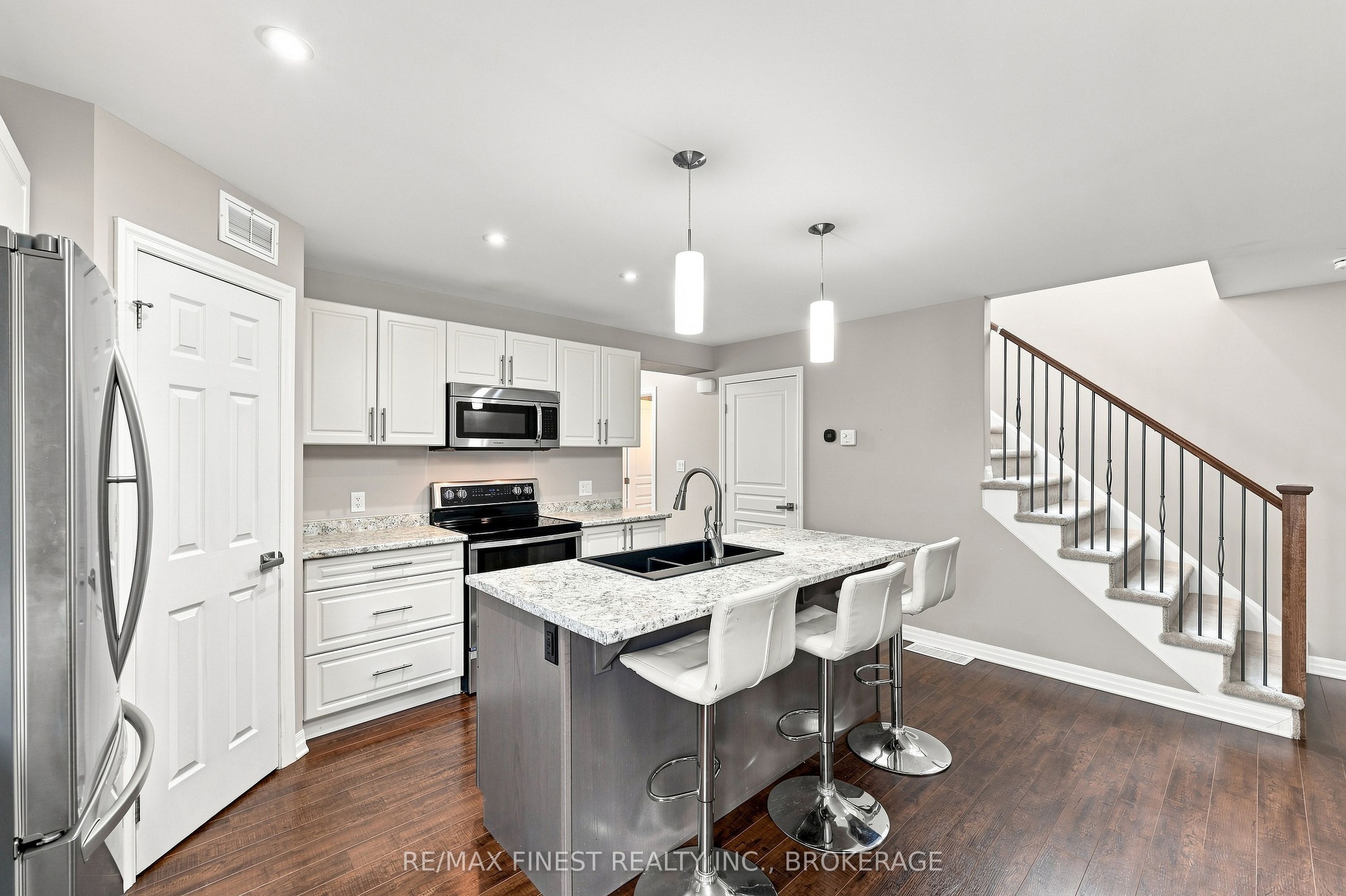 1660 Crimson Crescent Property Photo 22