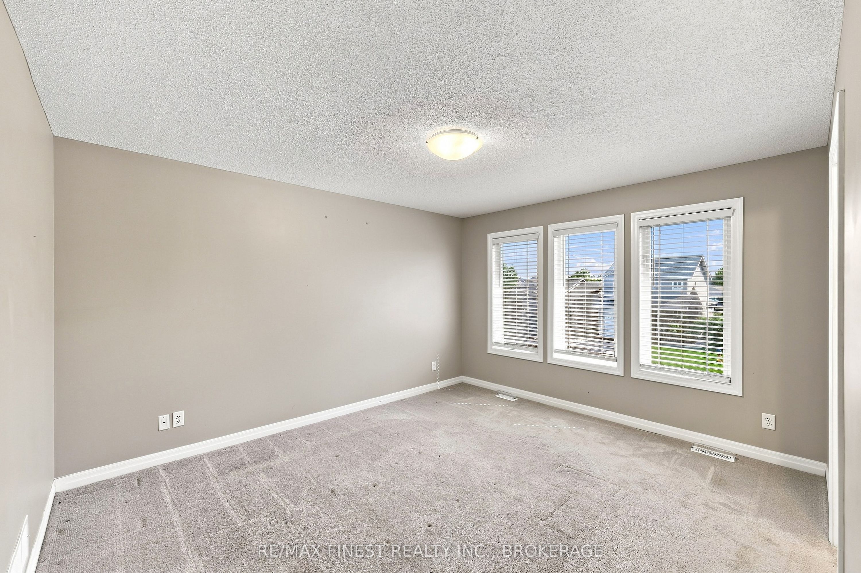 1660 Crimson Crescent Property Photo 31