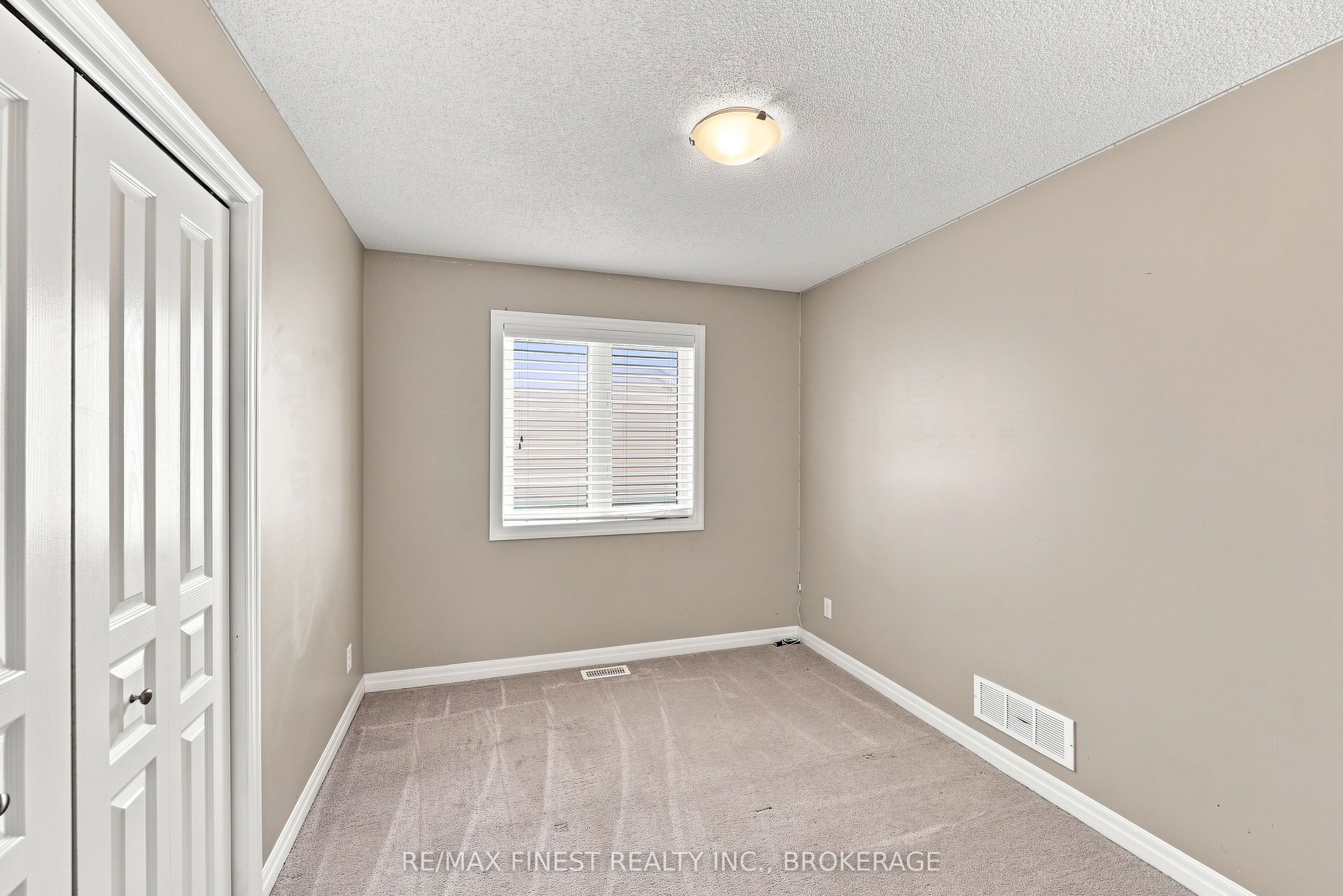 1660 Crimson Crescent Property Photo 37