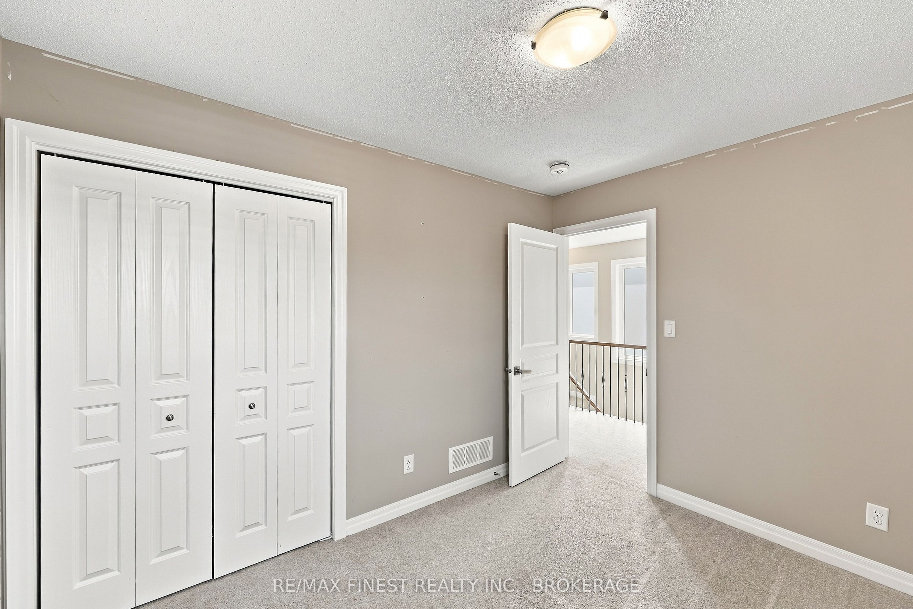 1660 Crimson Crescent Property Photo 40
