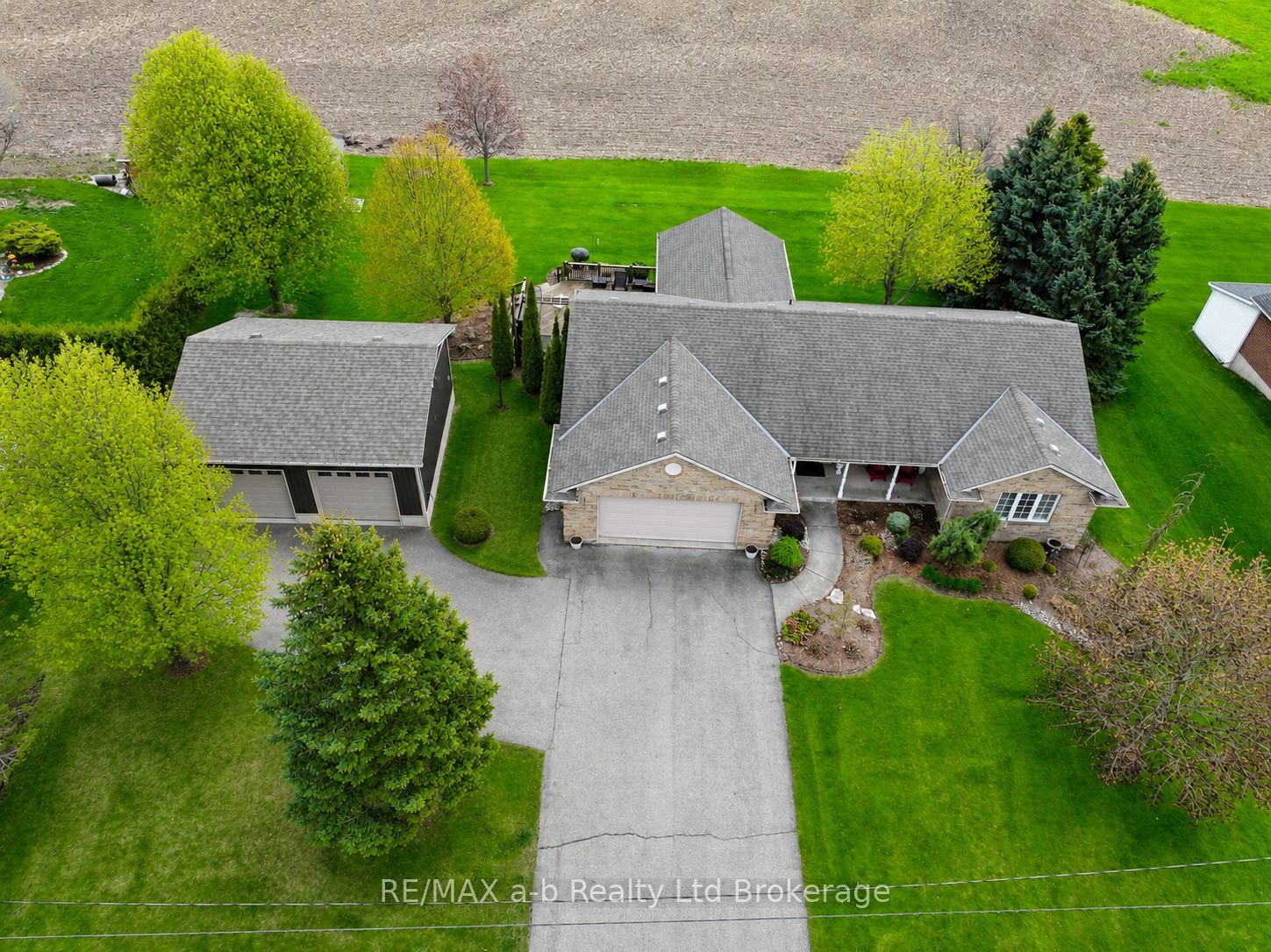 505354 Old Stage Road Property Photo 1