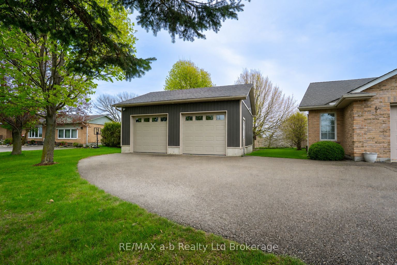 505354 Old Stage Road Property Photo 3