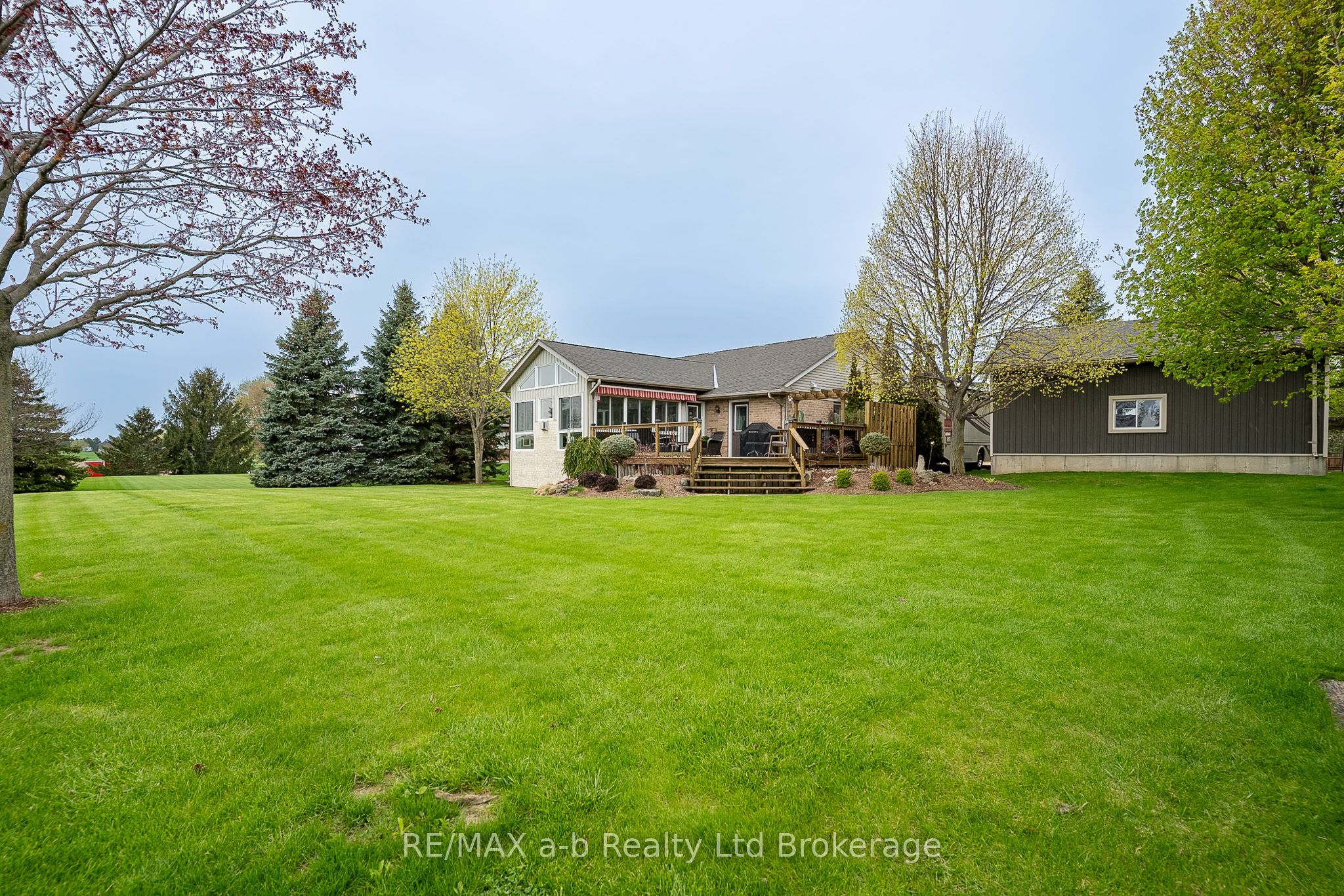 505354 Old Stage Road Property Photo 5