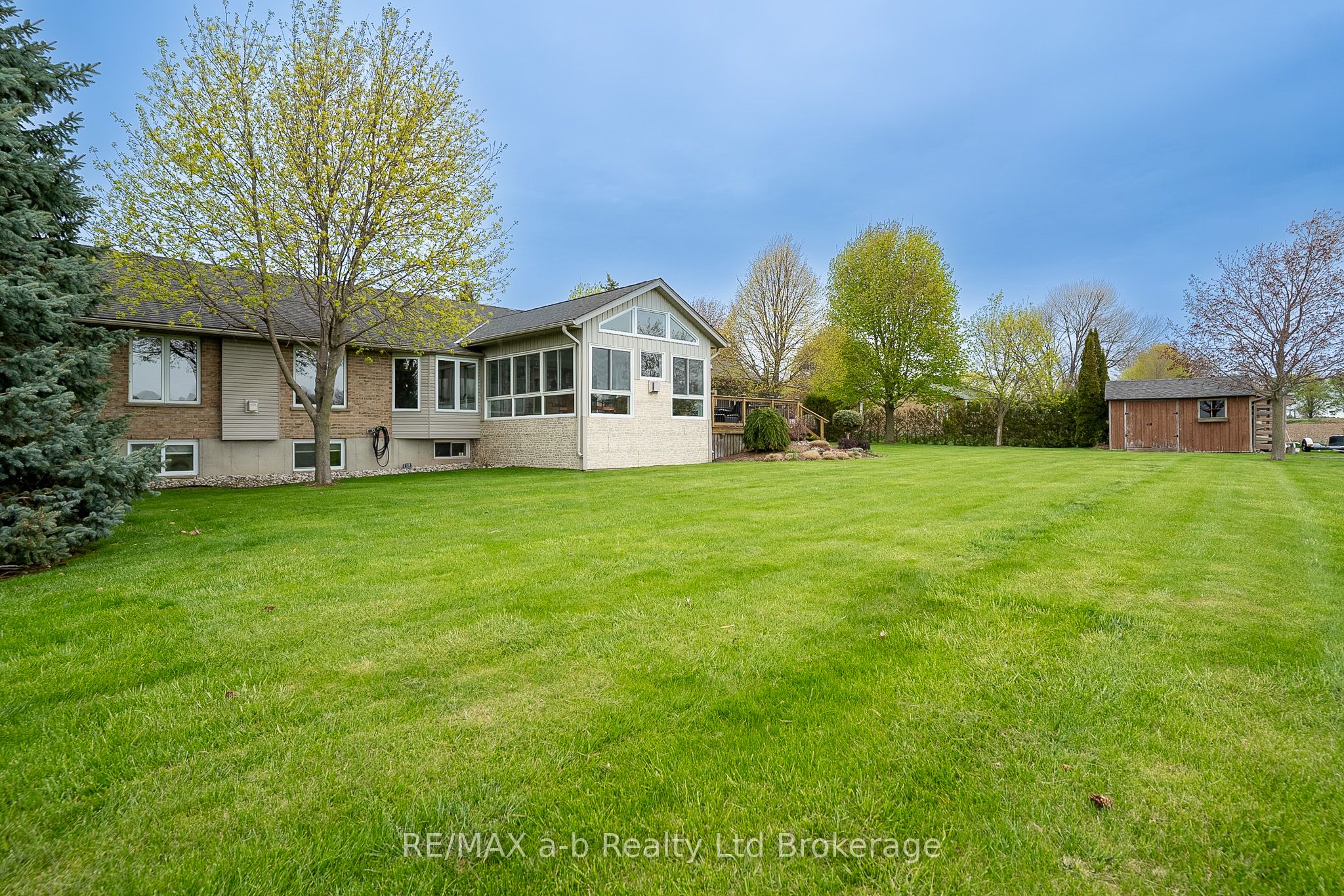 505354 Old Stage Road Property Photo 6