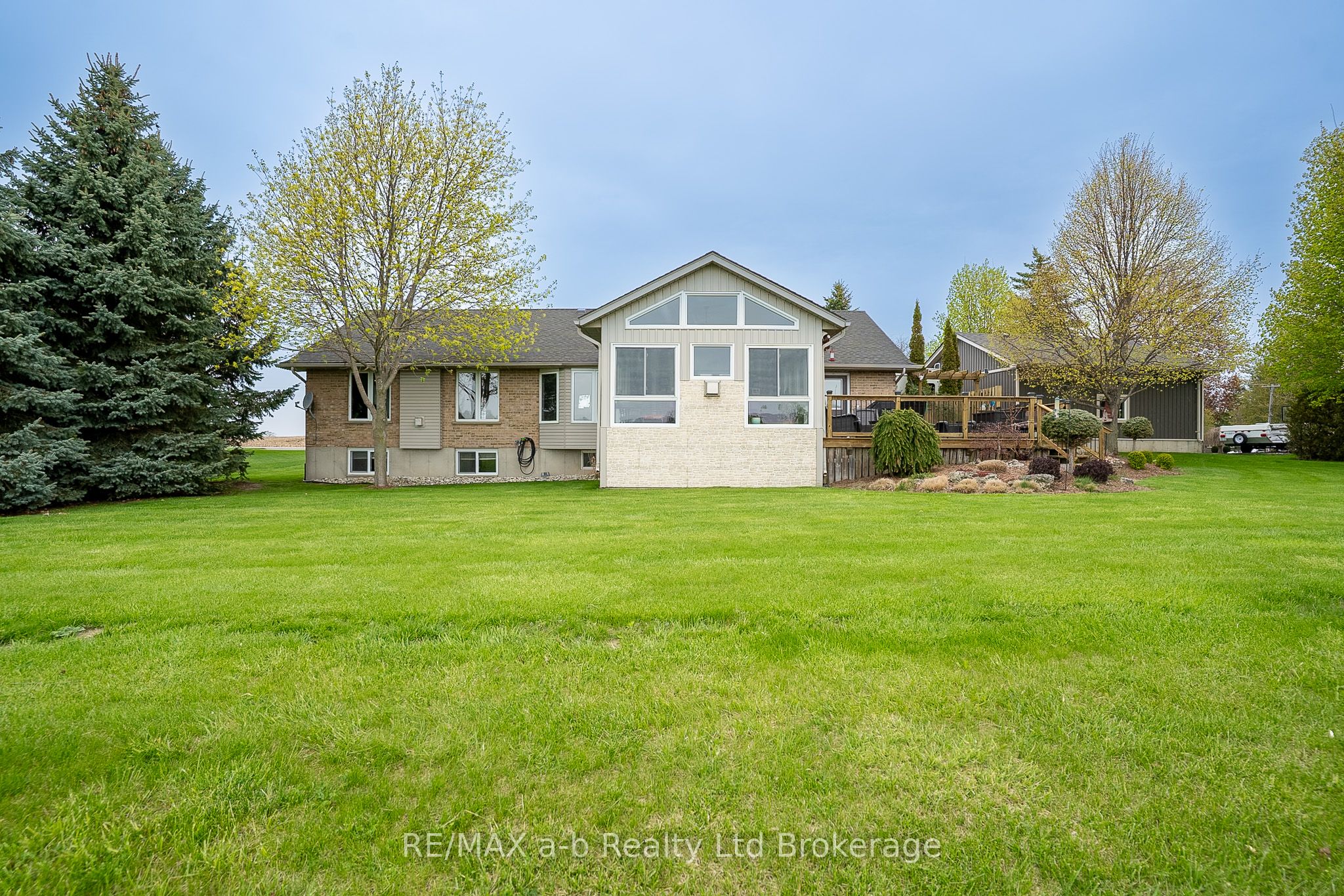 505354 Old Stage Road Property Photo 7