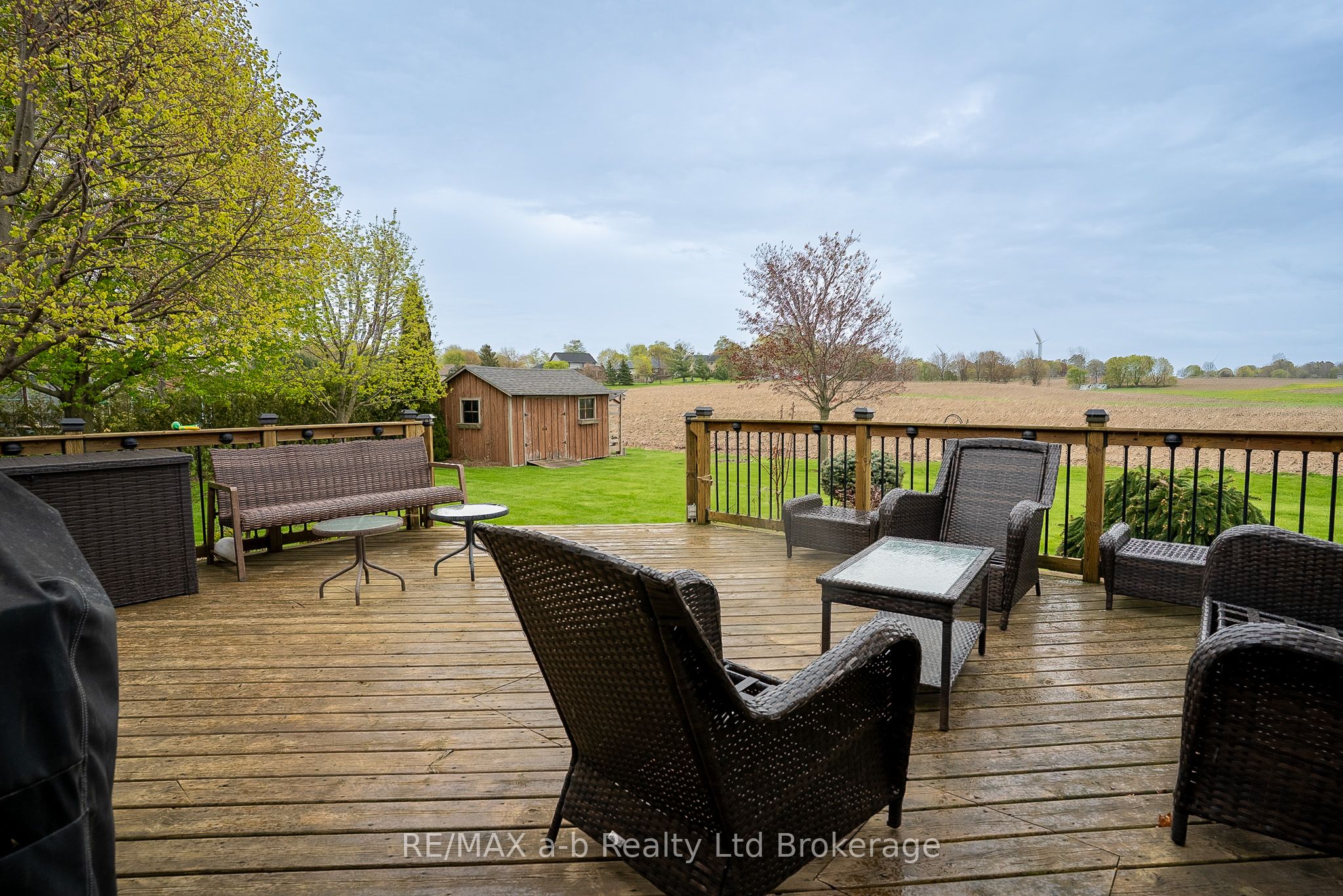 505354 Old Stage Road Property Photo 8