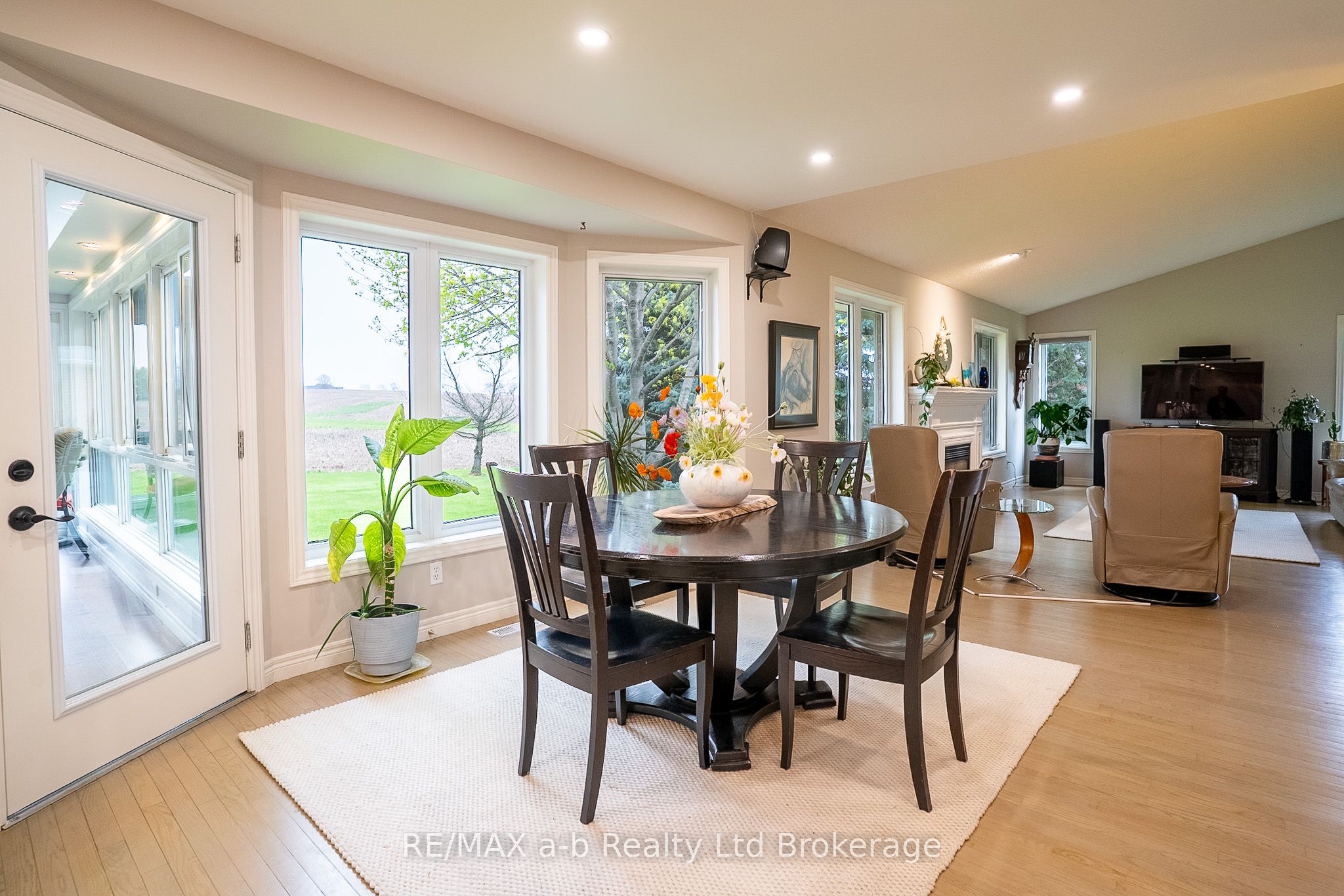 505354 Old Stage Road Property Photo 16