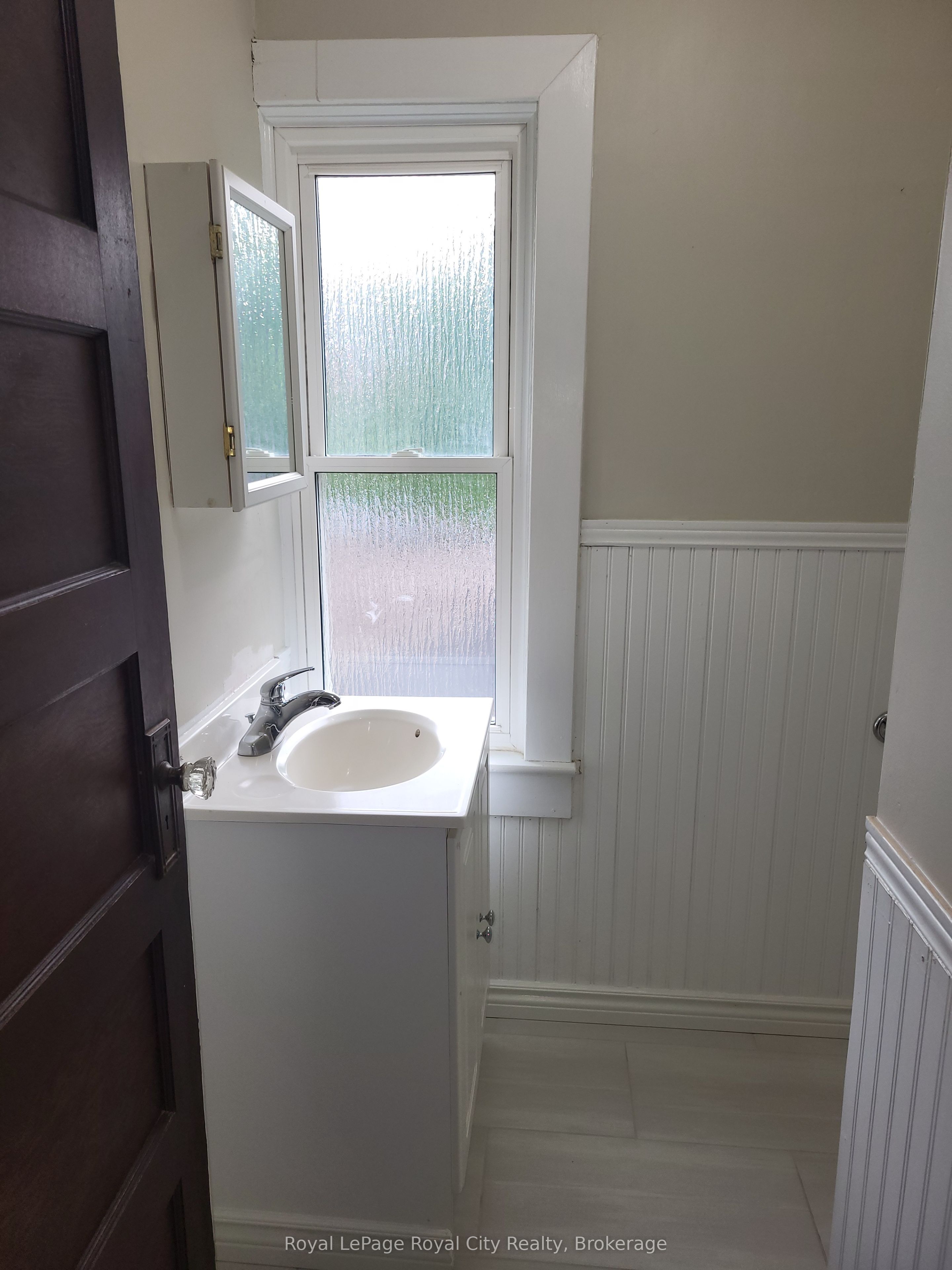 170 Arthur Street S Property Photo 10